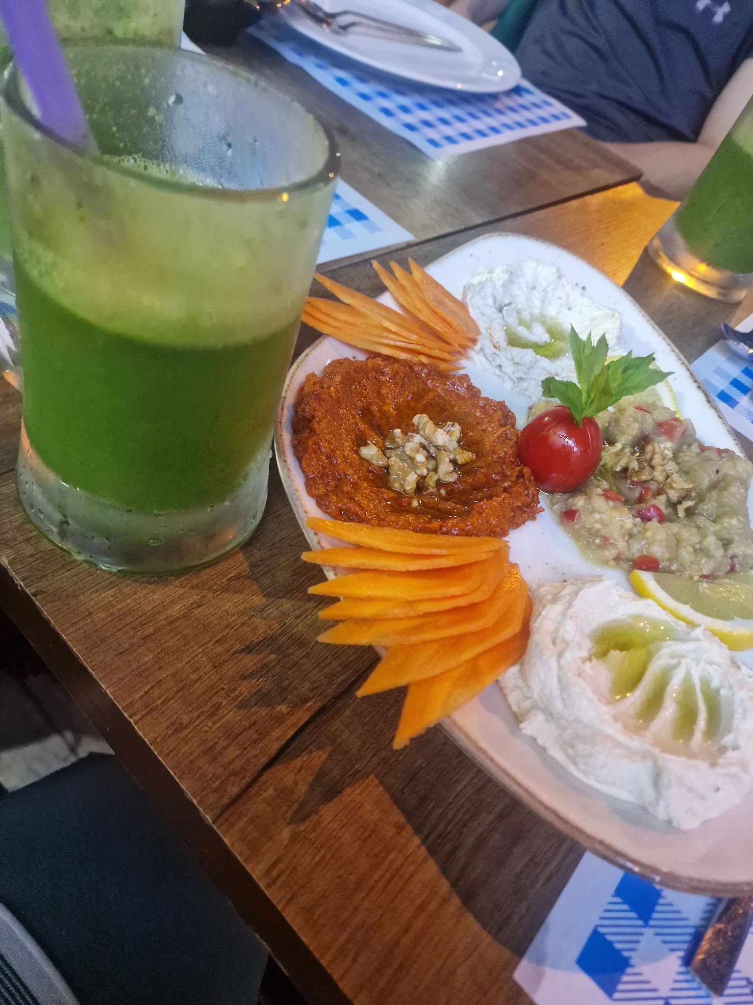 Üzüm Yaprağı Cafe