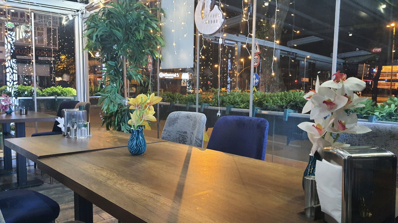 Üzüm Yaprağı Cafe