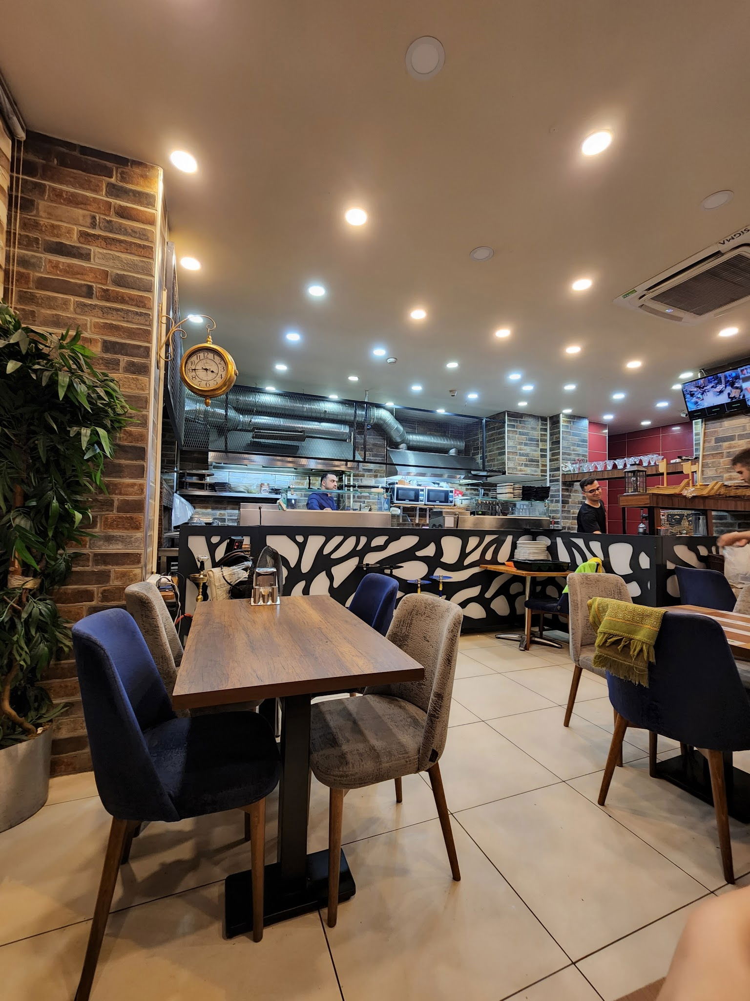 Üzüm Yaprağı Cafe