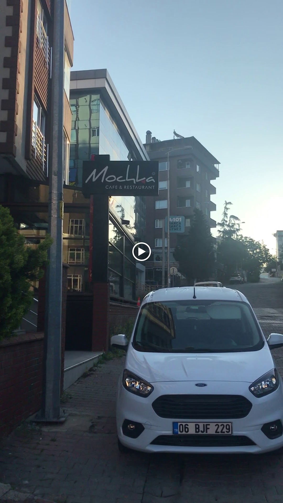 Mochka Cafe & Restaurant