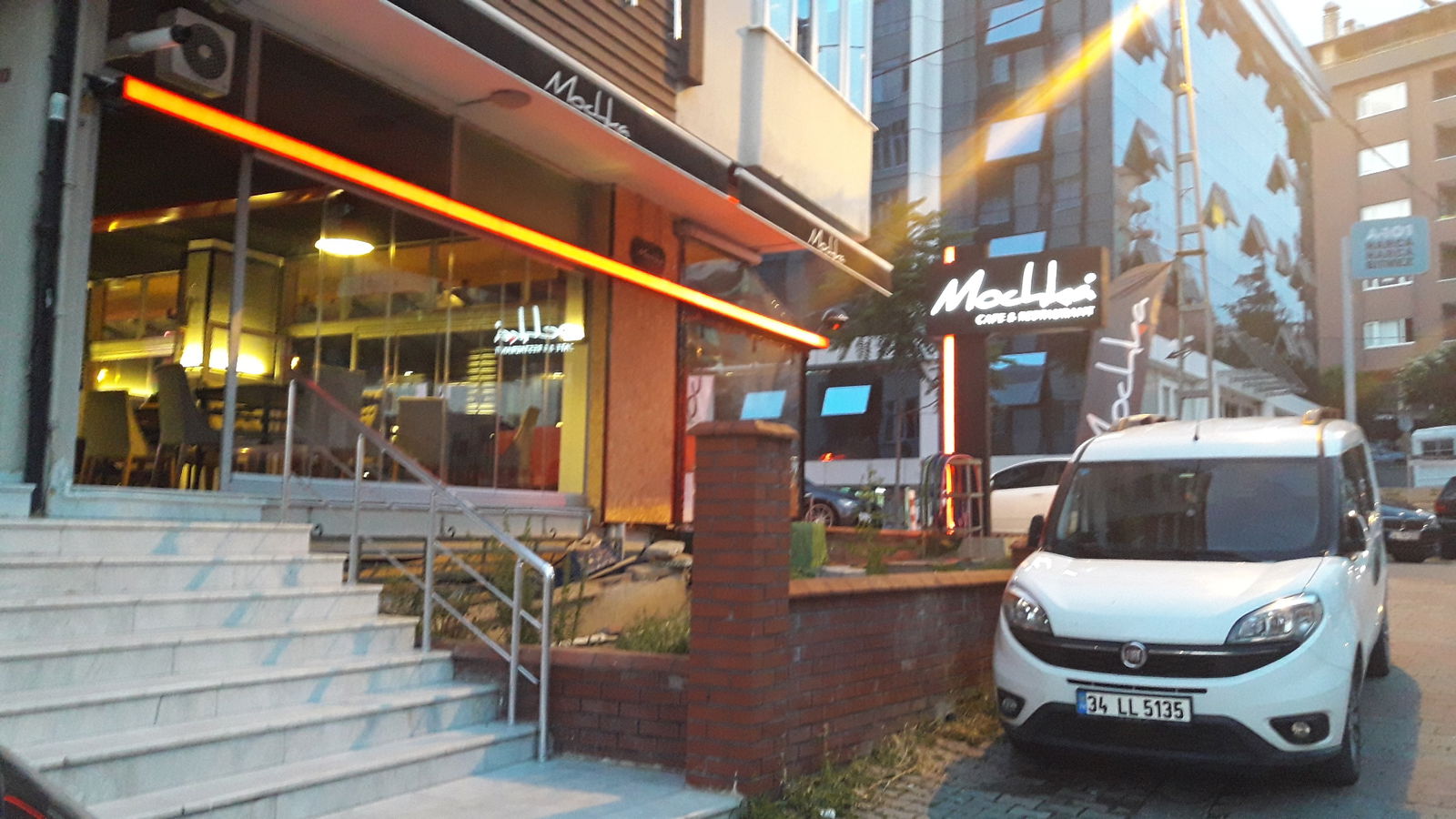 Mochka Cafe & Restaurant