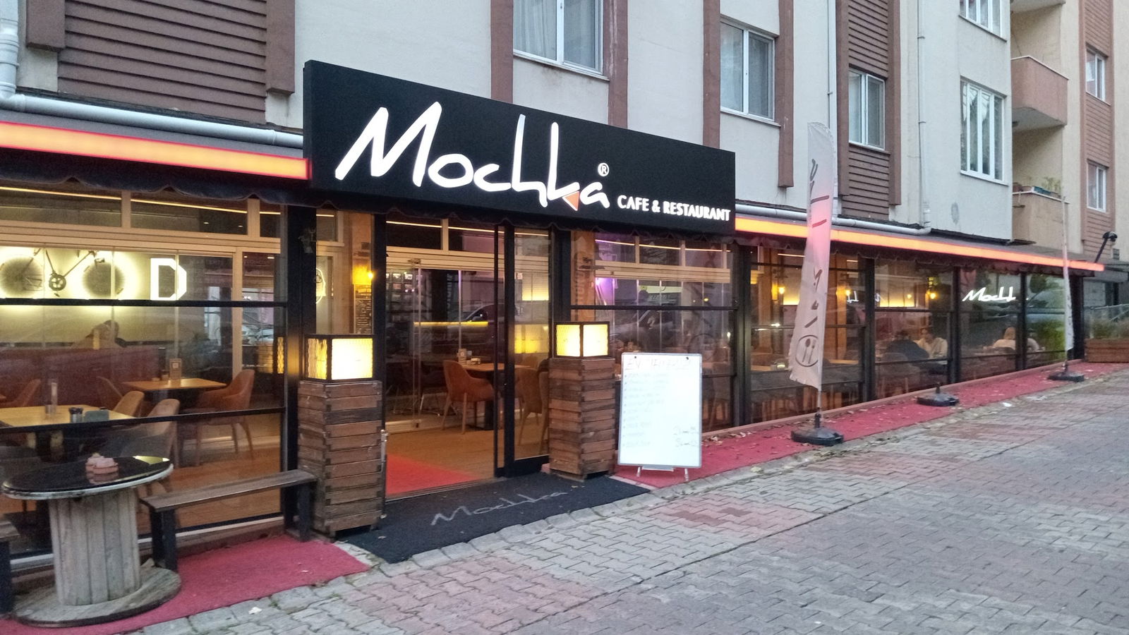 Mochka Cafe & Restaurant
