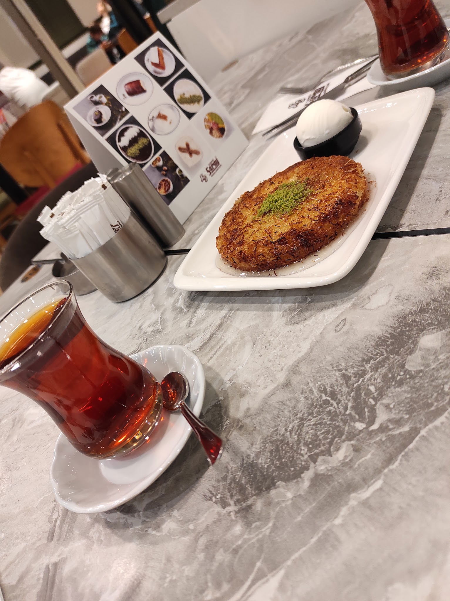 Kadıköy Saray Muhallebicileri