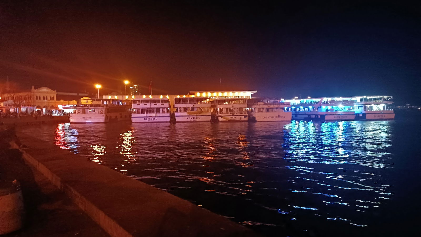 Kadıköy Saray Muhallebicileri