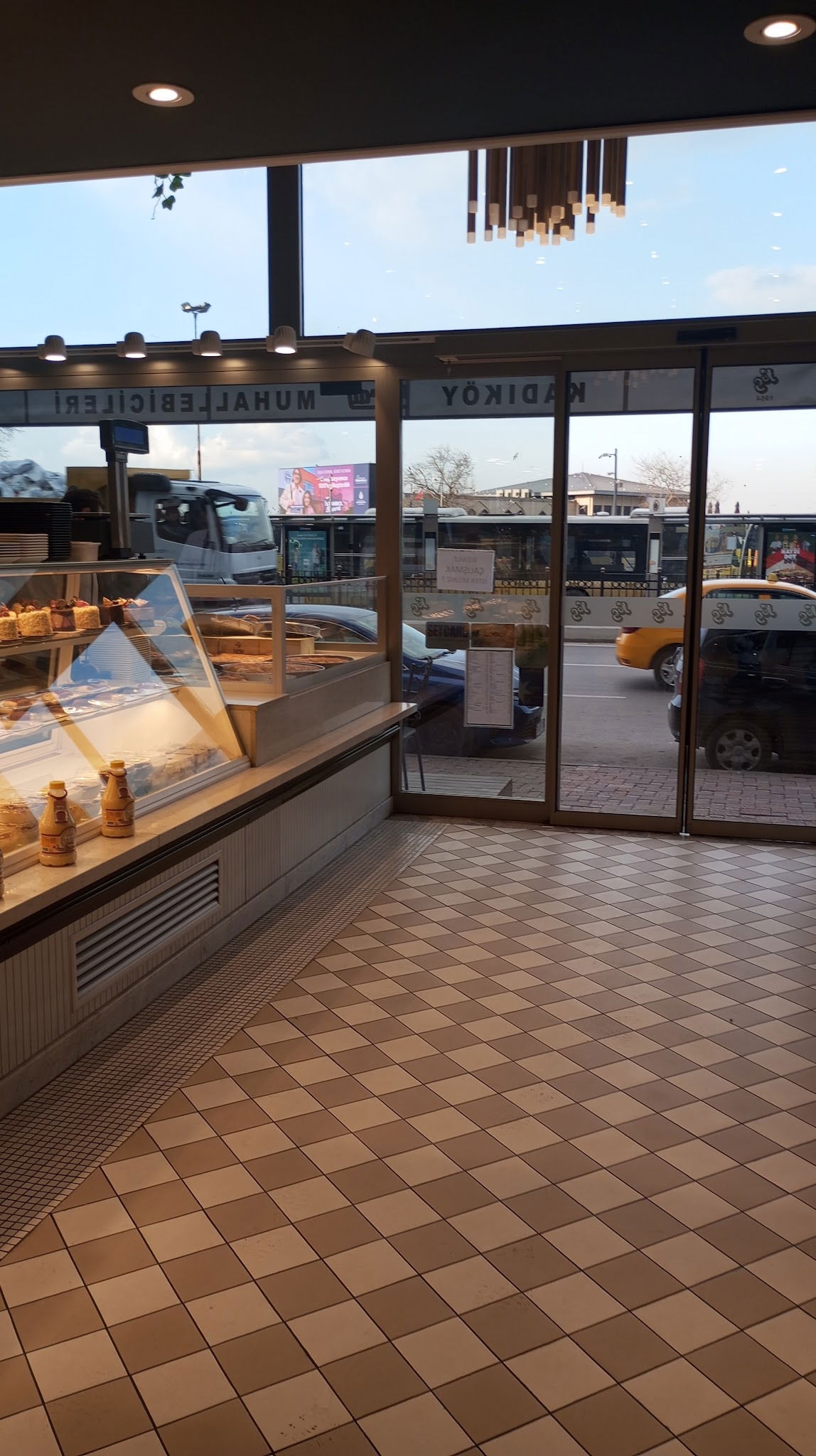 Kadıköy Saray Muhallebicileri