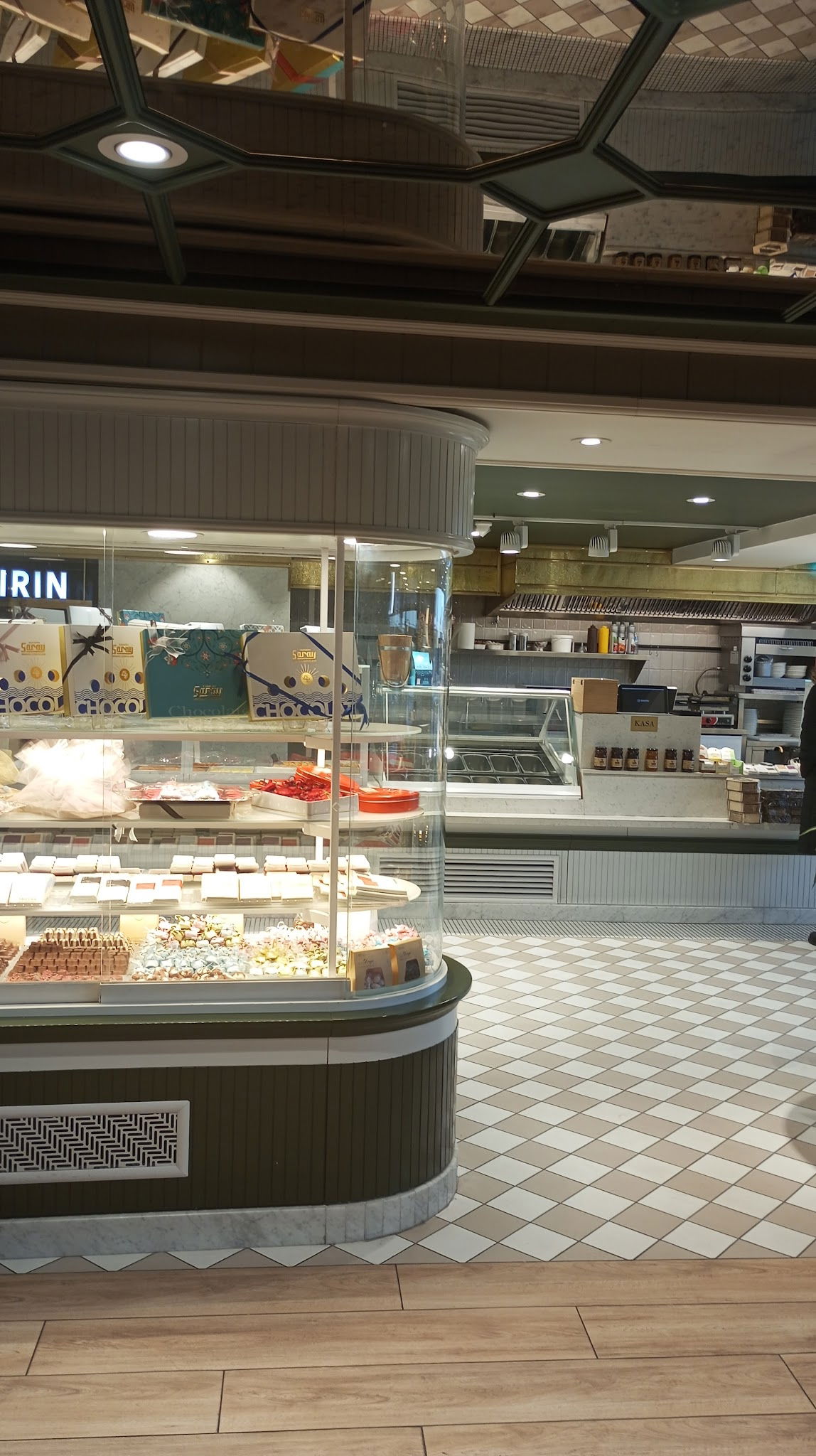 Kadıköy Saray Muhallebicileri