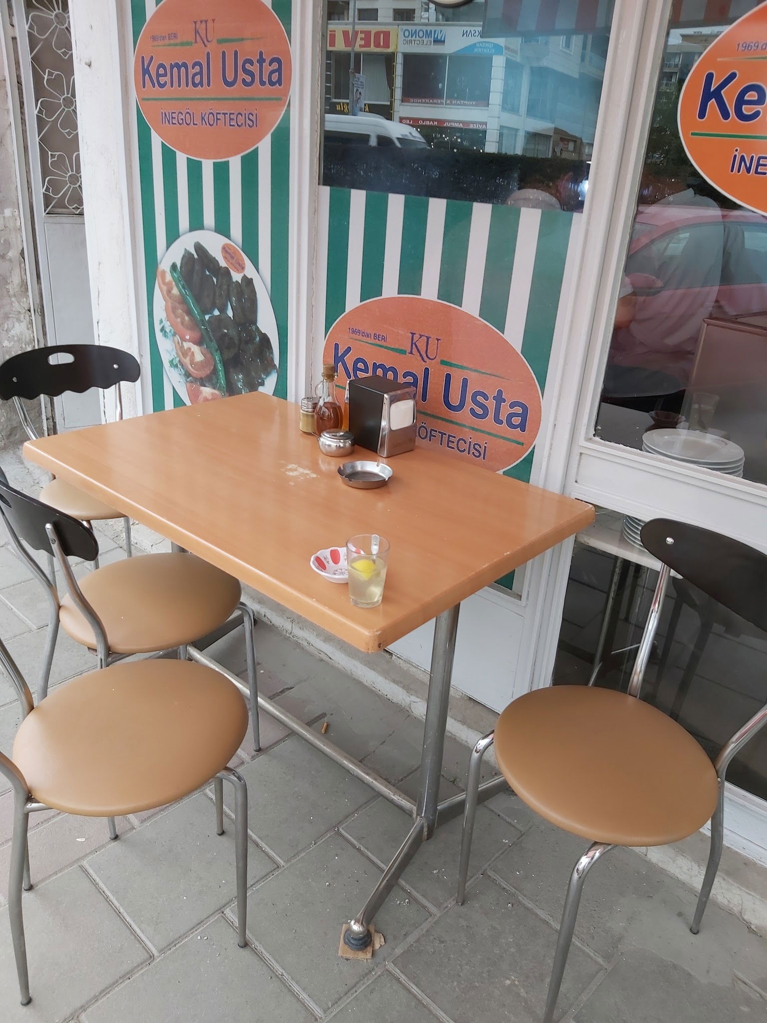 İnegöl Köftecisi Kemal Usta