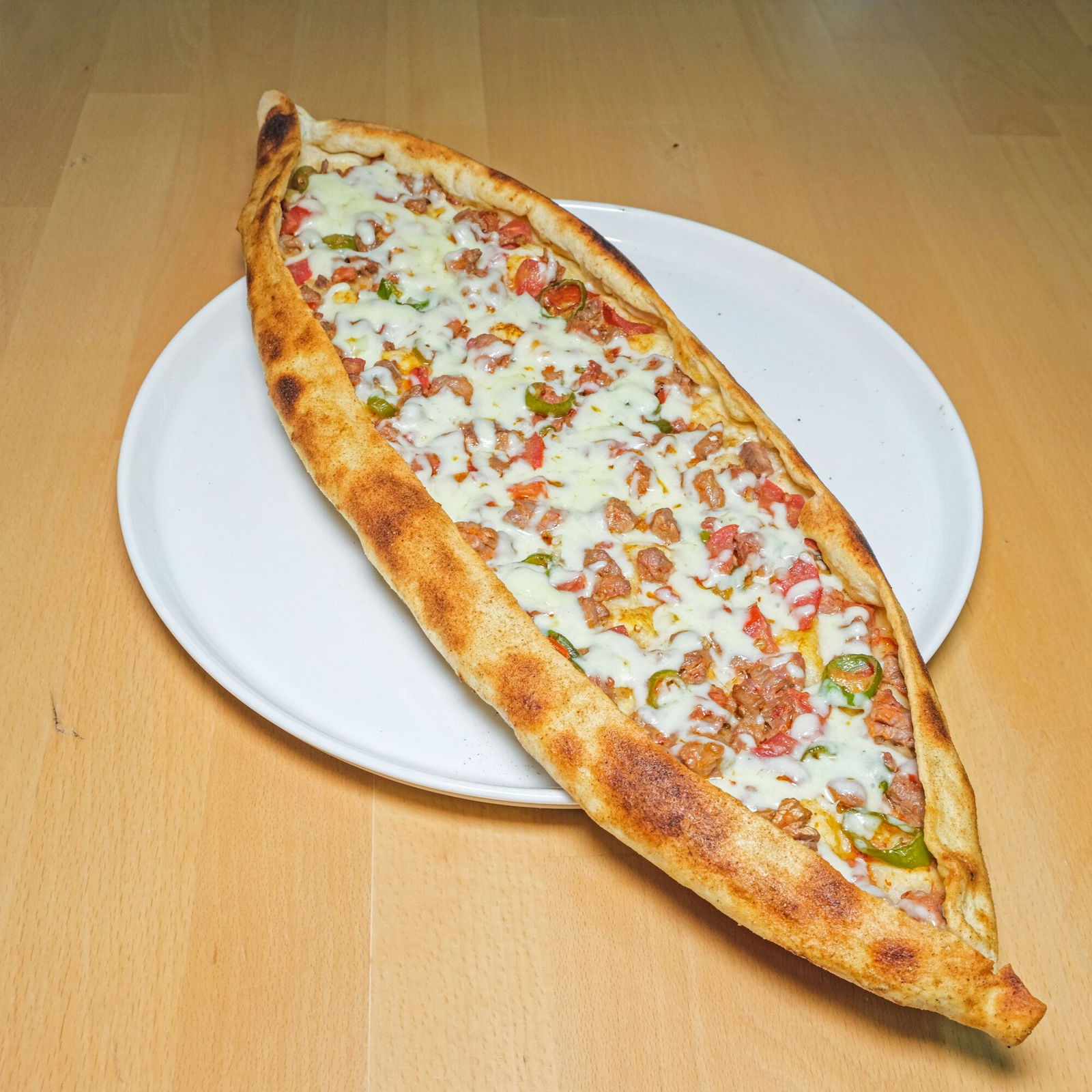 Kuşbaşılı Kaşarlı Pide