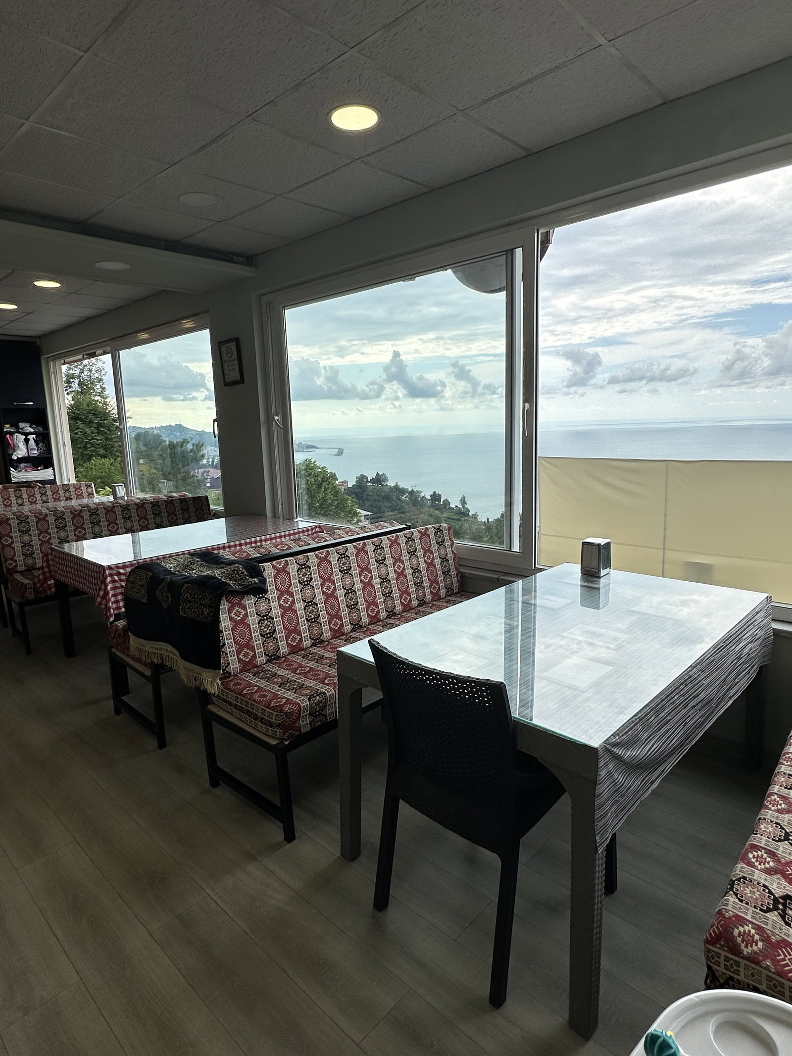 Al Reef Al Yemeni Cafe Restaurant