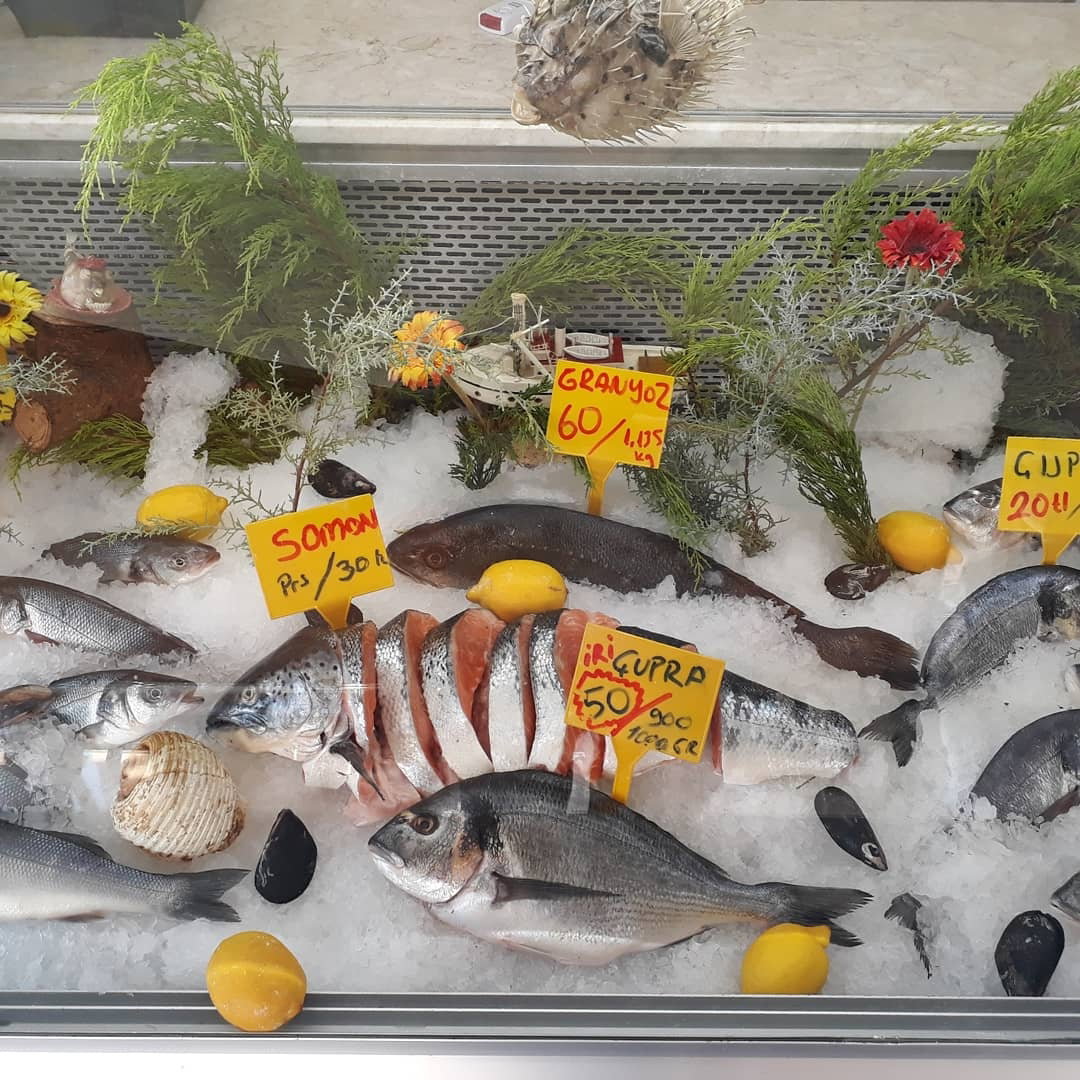 Kalabalık -Et -Balık Deniz Ürünleri Restoranı