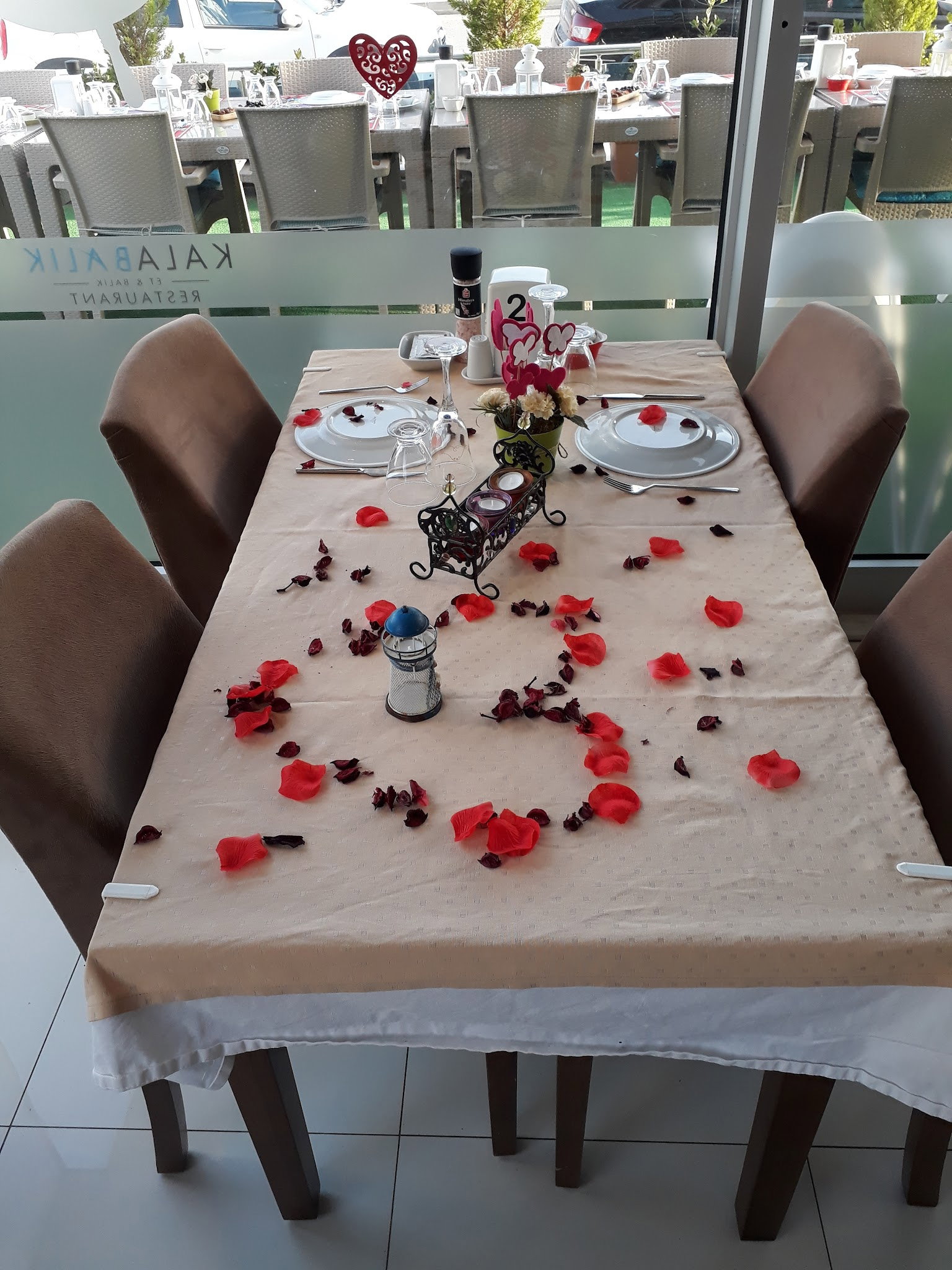 Kalabalık -Et -Balık Deniz Ürünleri Restoranı