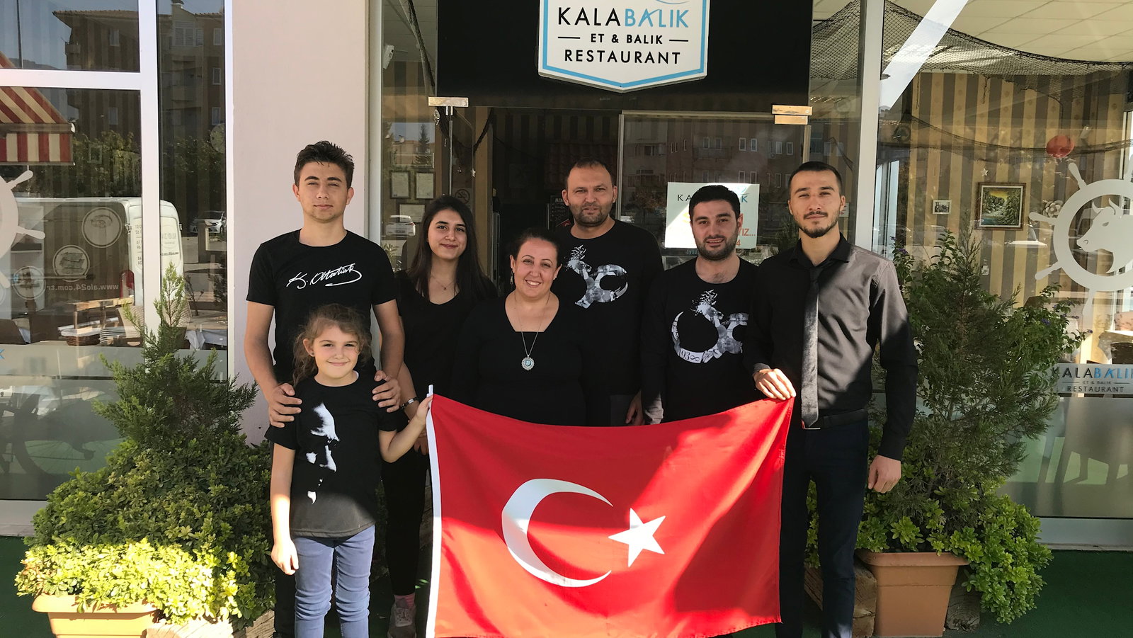 Kalabalık -Et -Balık Deniz Ürünleri Restoranı