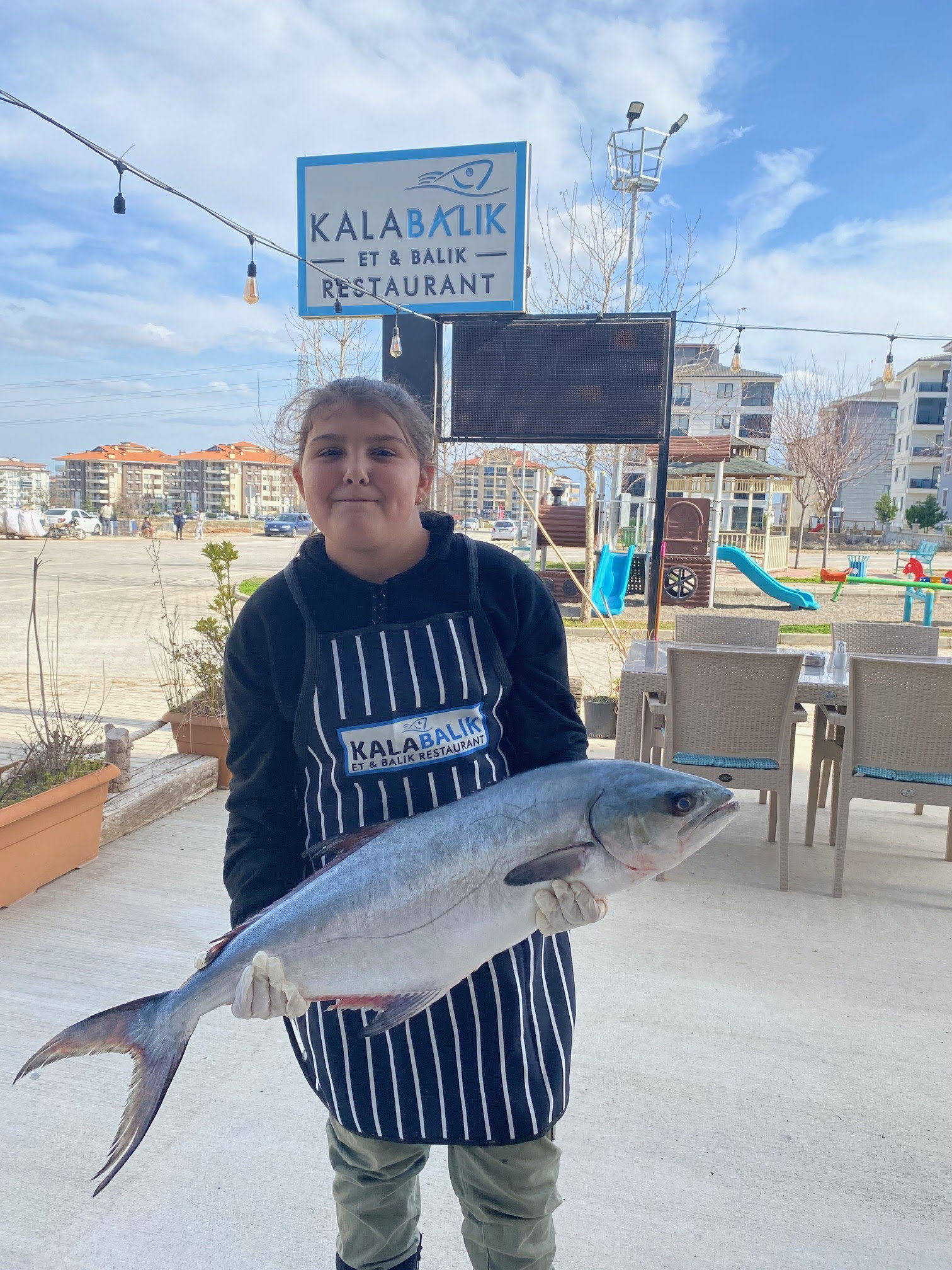 Kalabalık -Et -Balık Deniz Ürünleri Restoranı