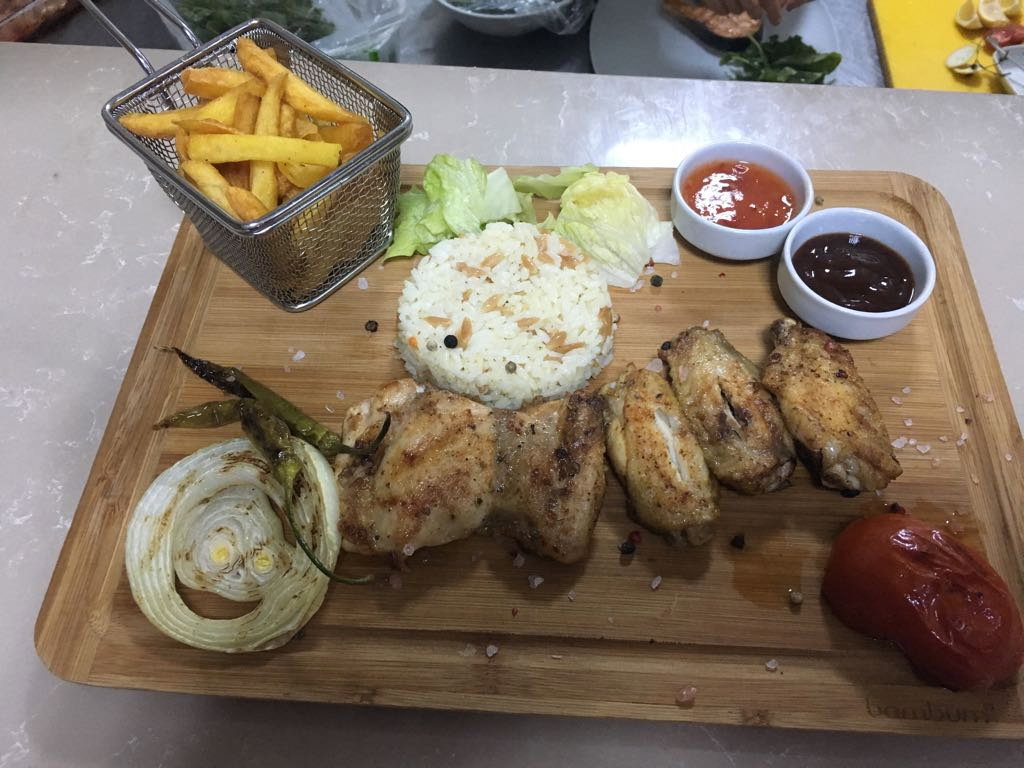 Kalabalık -Et -Balık Deniz Ürünleri Restoranı