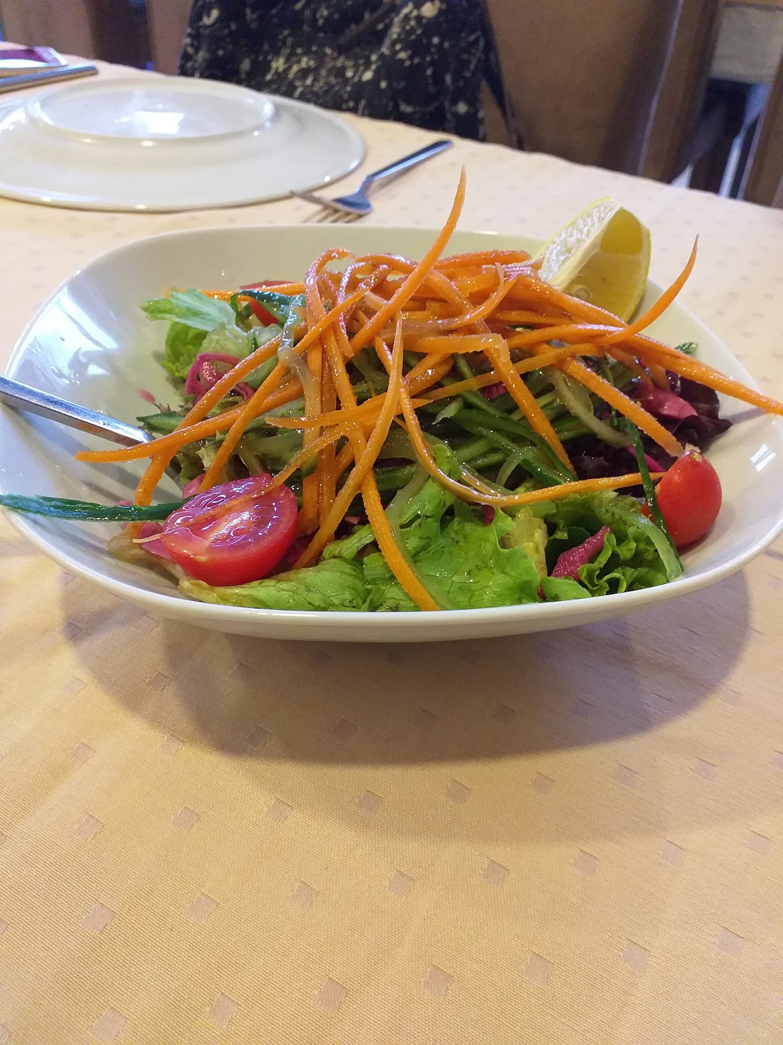 Kalabalık -Et -Balık Deniz Ürünleri Restoranı