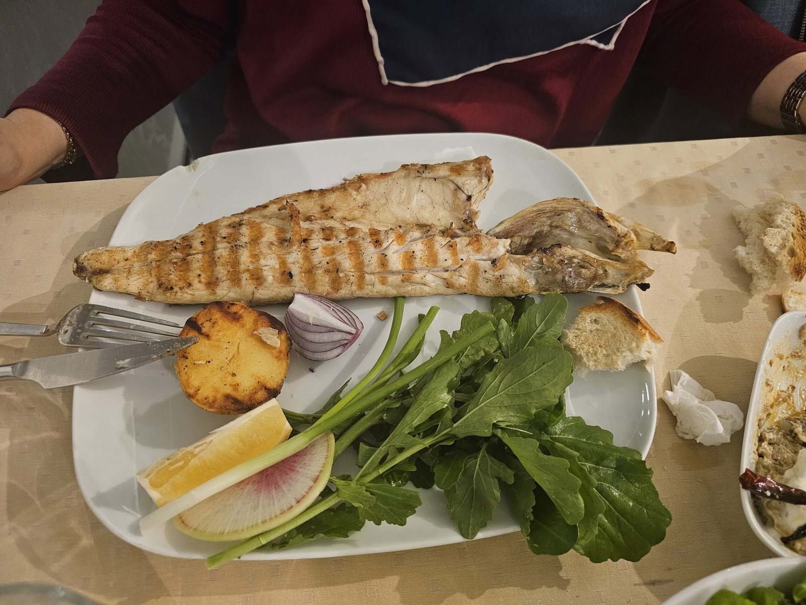 Kalabalık -Et -Balık Deniz Ürünleri Restoranı