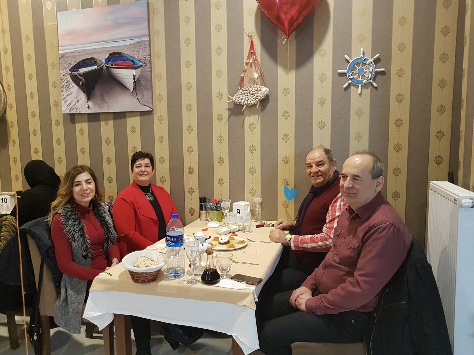 Kalabalık -Et -Balık Deniz Ürünleri Restoranı