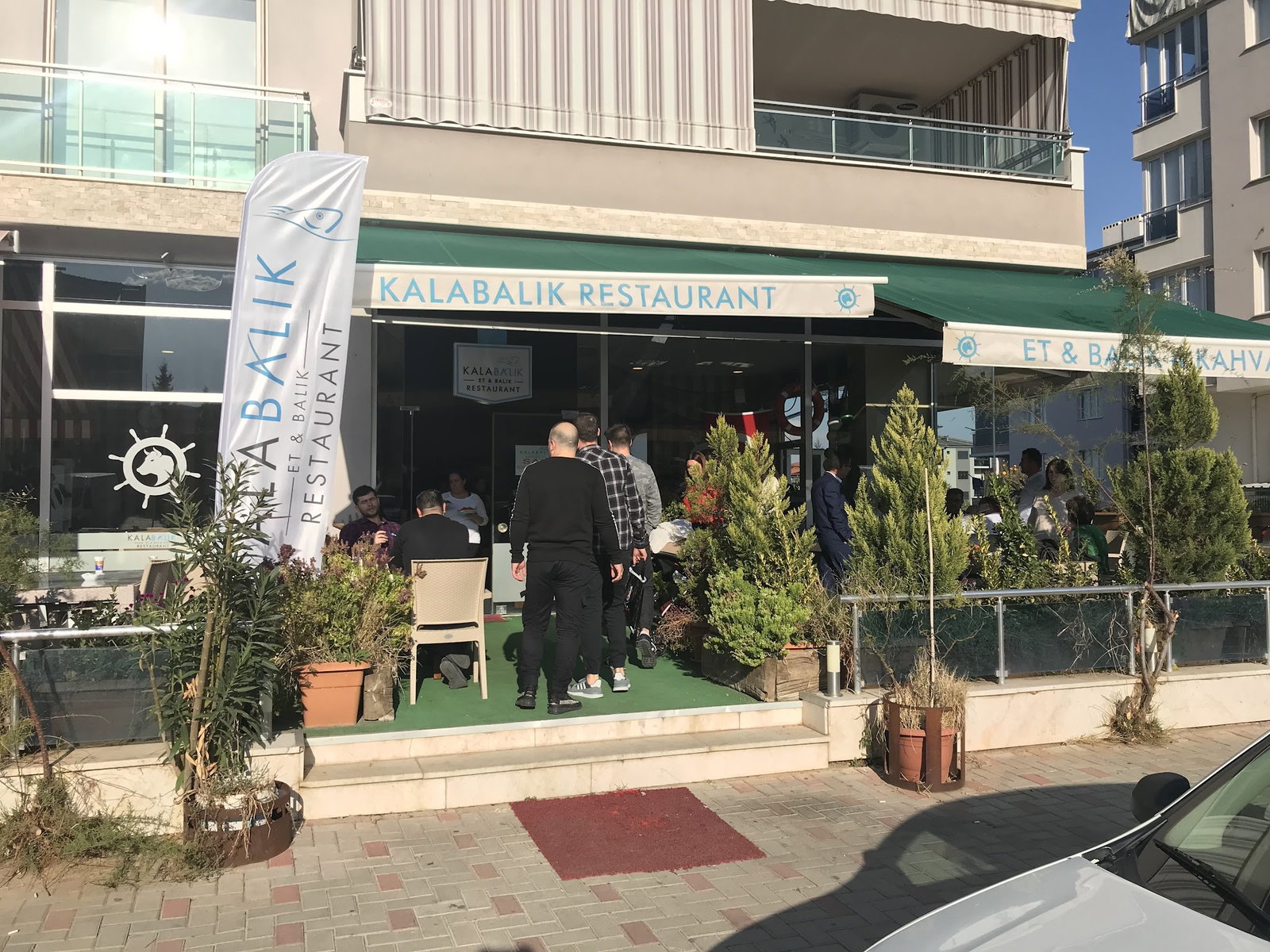 Kalabalık -Et -Balık Deniz Ürünleri Restoranı