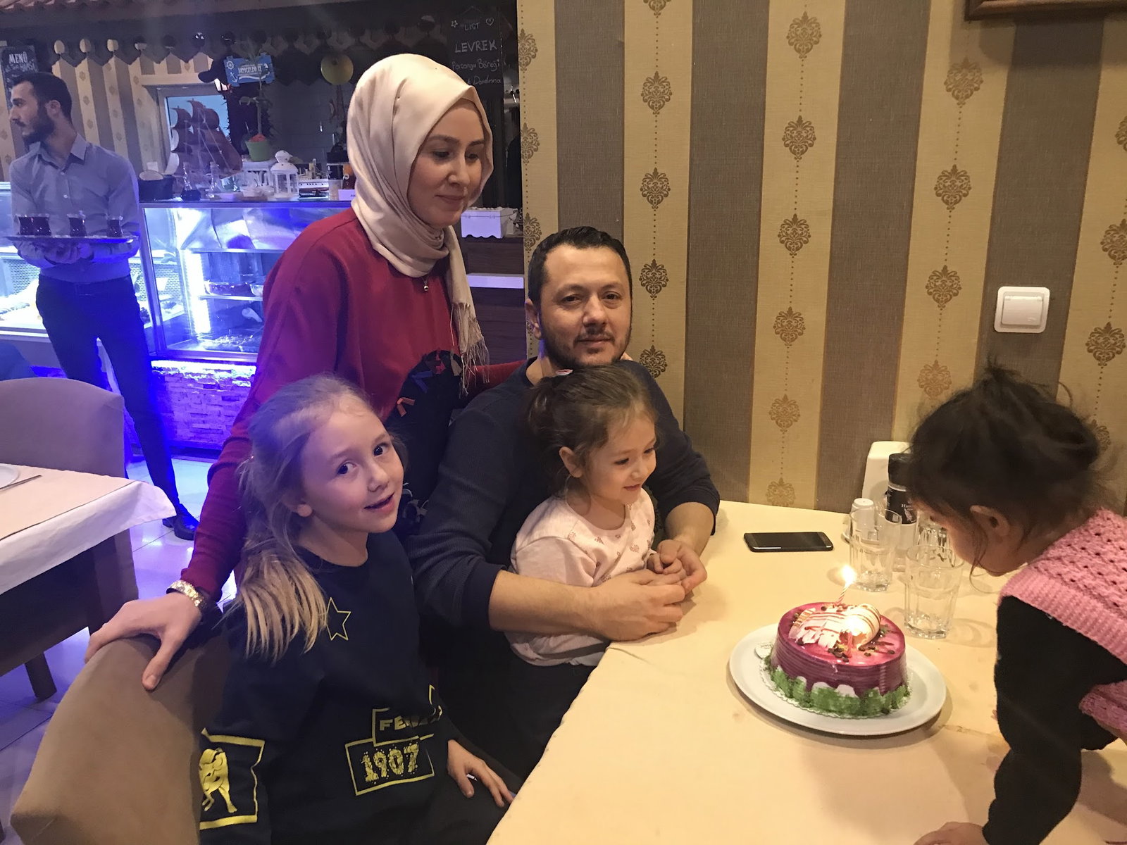 Kalabalık -Et -Balık Deniz Ürünleri Restoranı