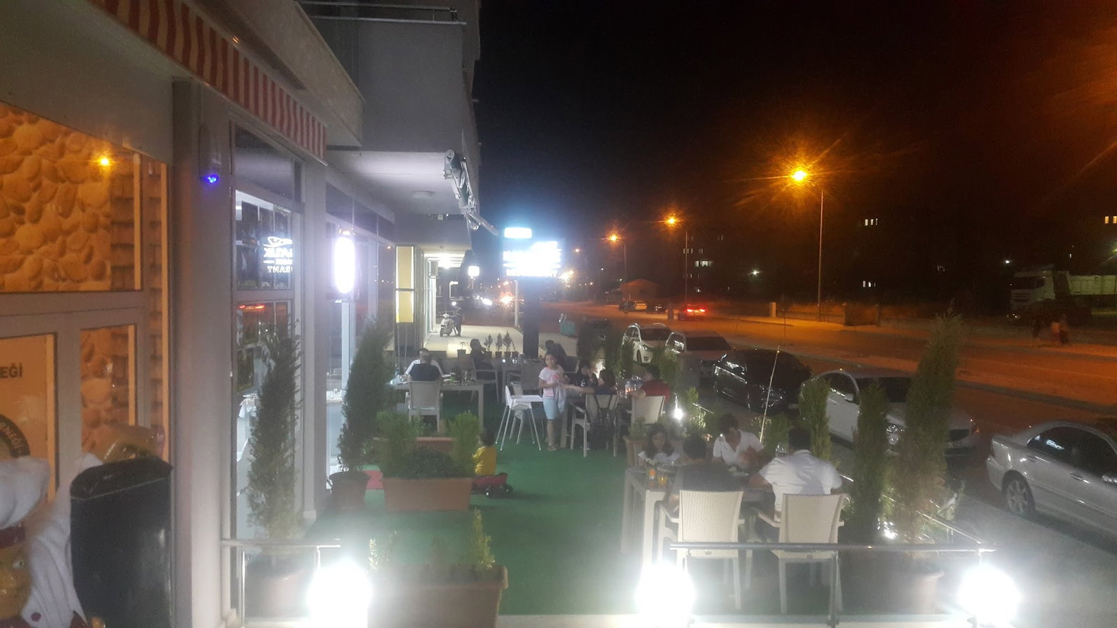 Kalabalık -Et -Balık Deniz Ürünleri Restoranı