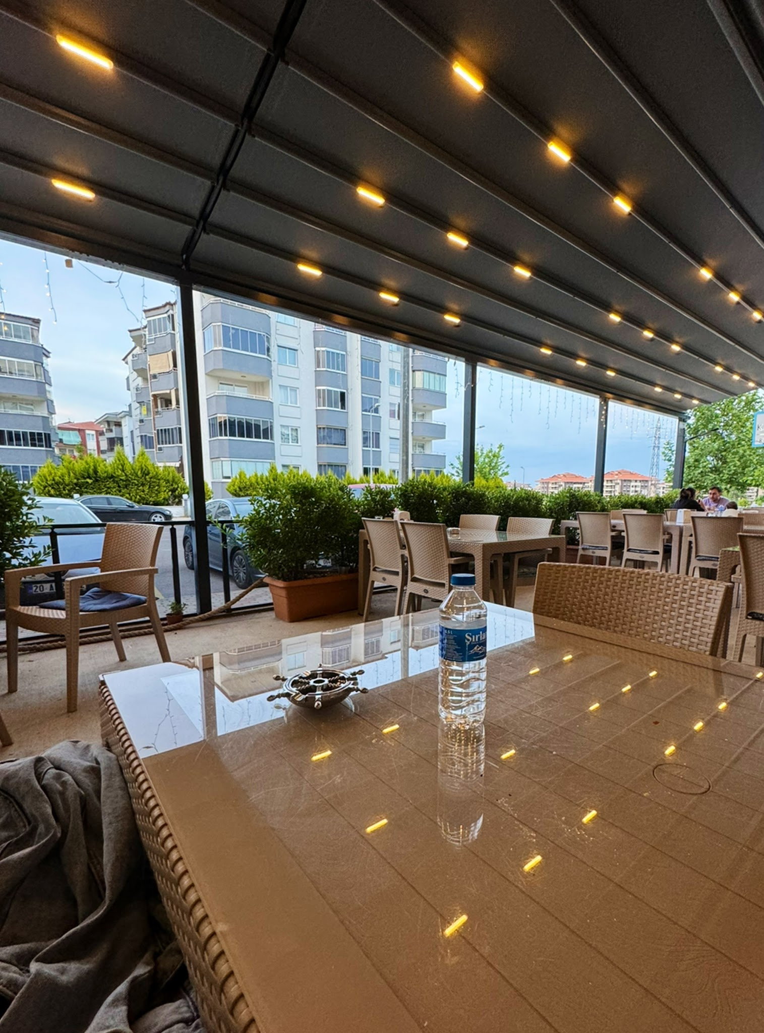 Kalabalık -Et -Balık Deniz Ürünleri Restoranı