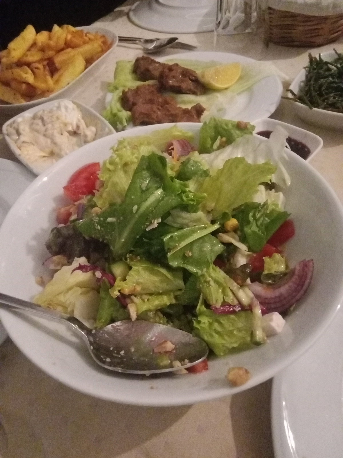 Kalabalık -Et -Balık Deniz Ürünleri Restoranı