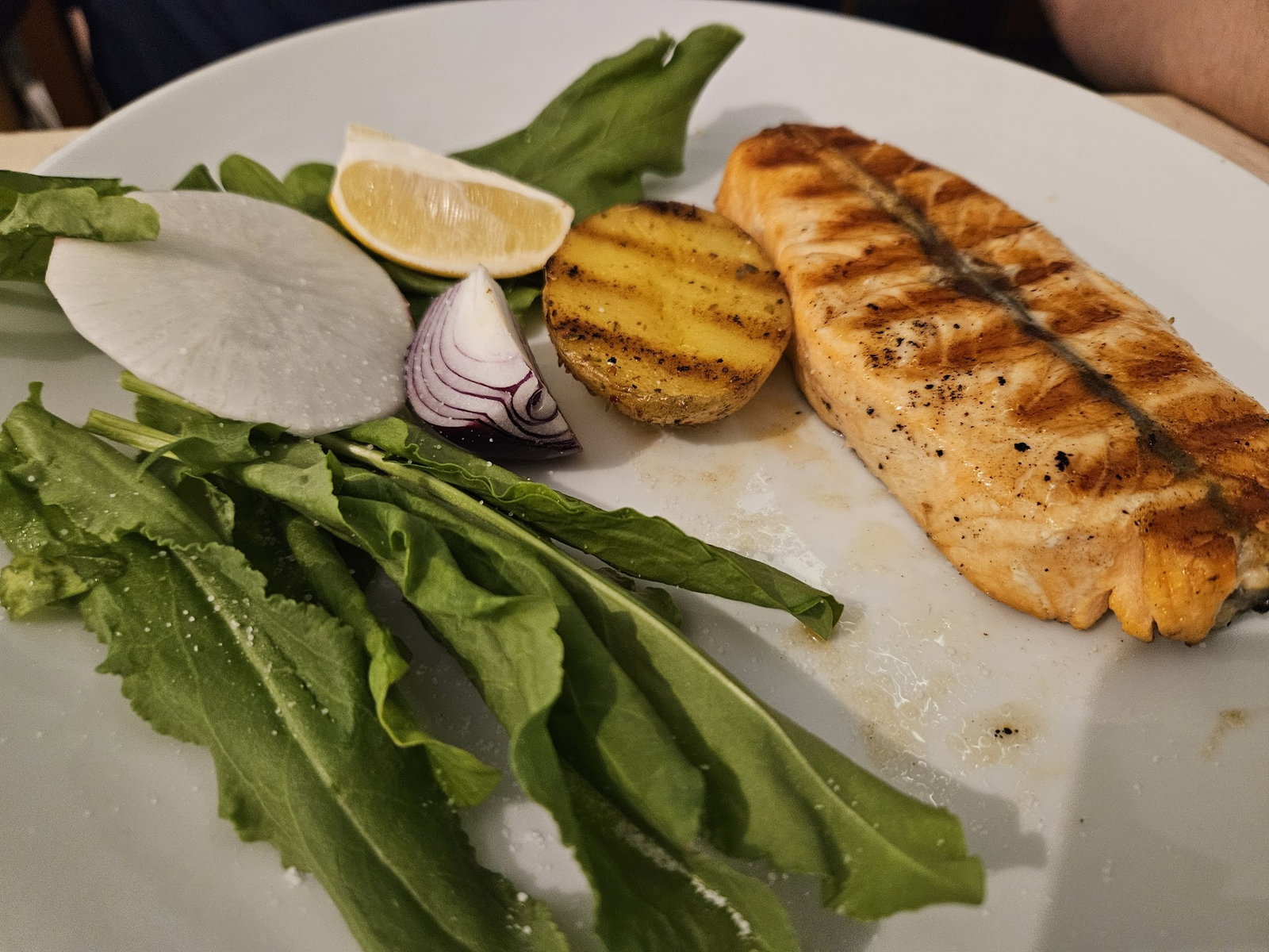 Kalabalık -Et -Balık Deniz Ürünleri Restoranı