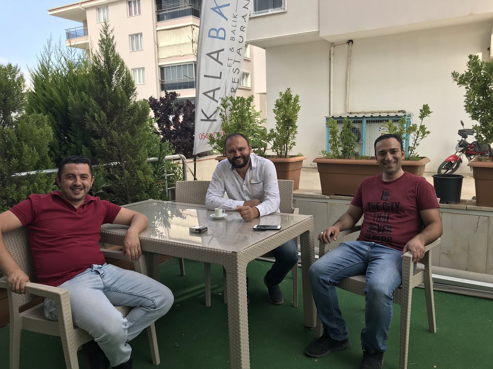 Kalabalık -Et -Balık Deniz Ürünleri Restoranı