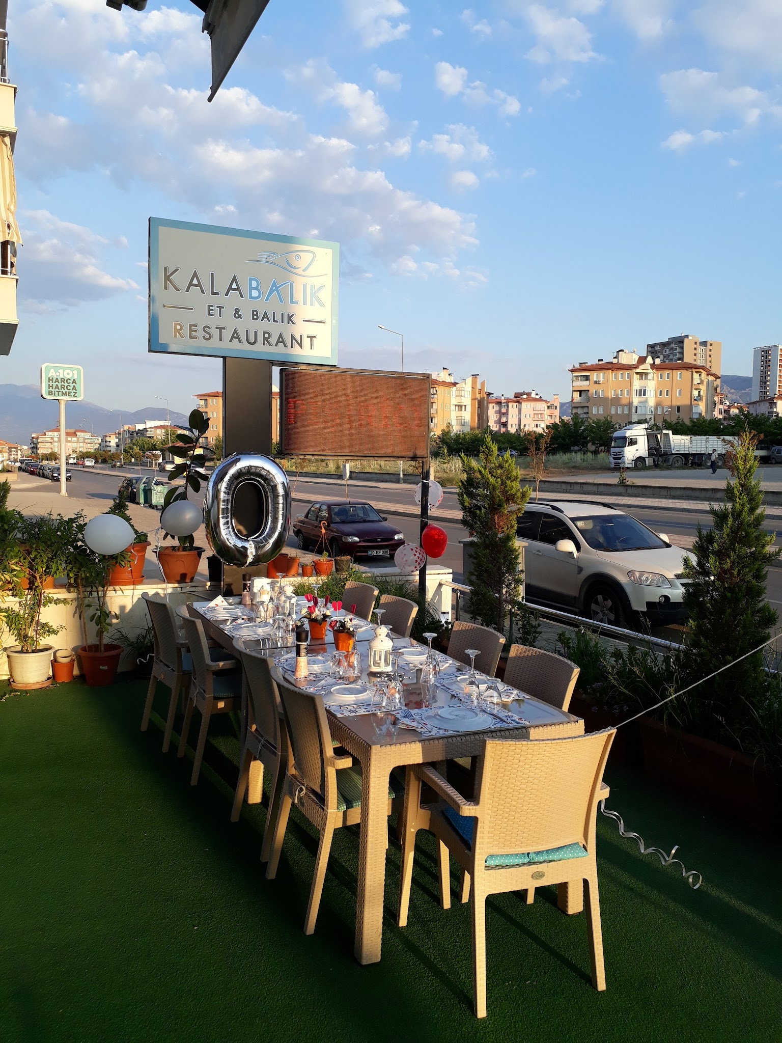 Kalabalık -Et -Balık Deniz Ürünleri Restoranı