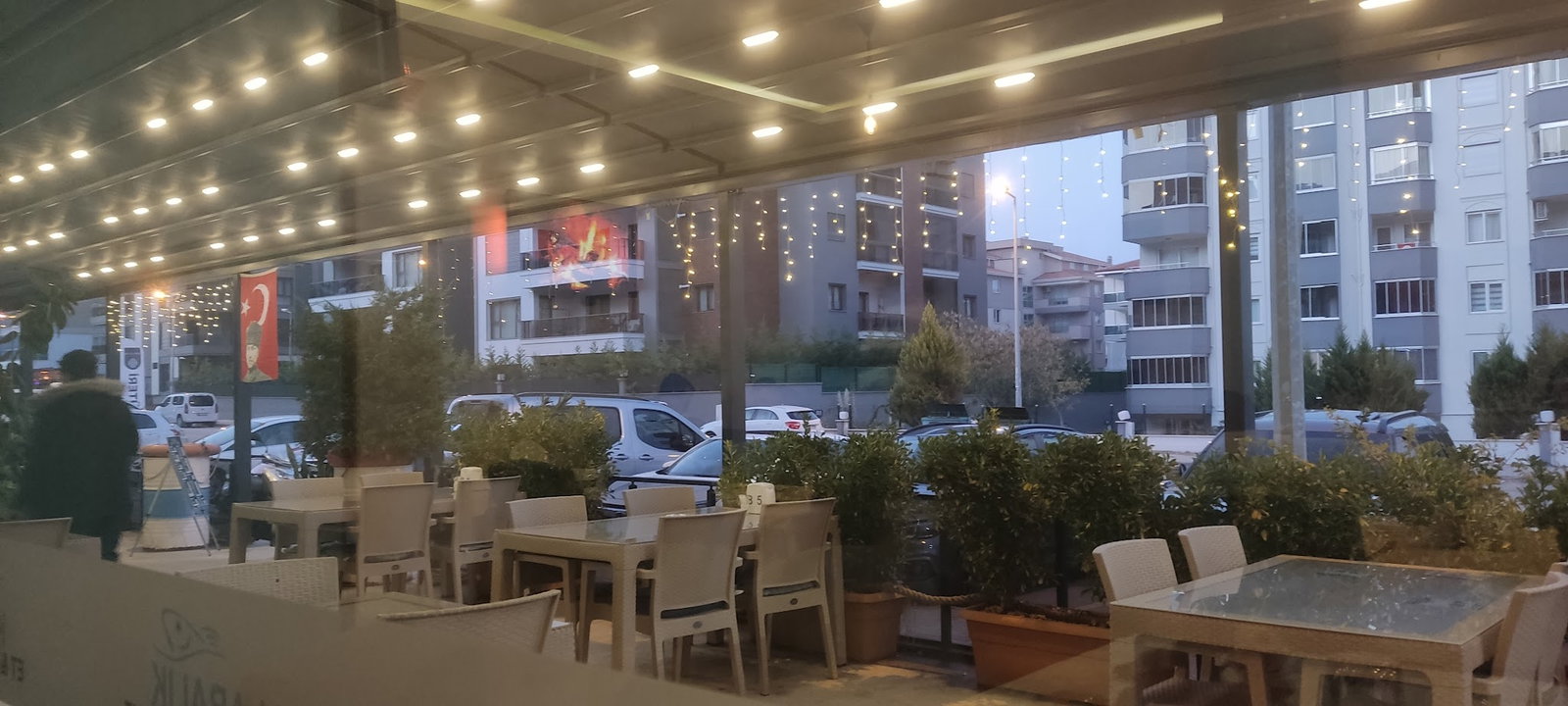 Kalabalık -Et -Balık Deniz Ürünleri Restoranı