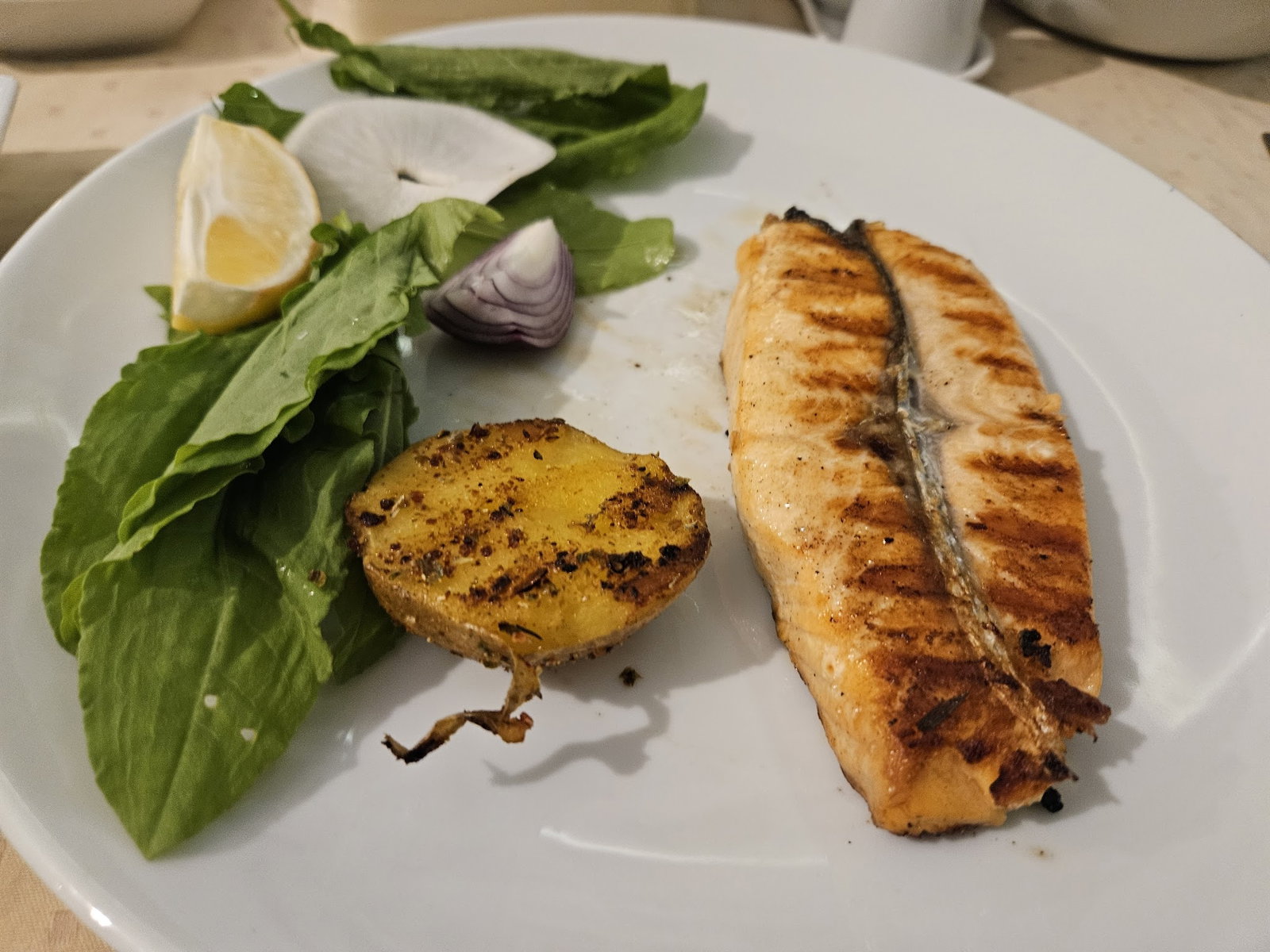 Kalabalık -Et -Balık Deniz Ürünleri Restoranı