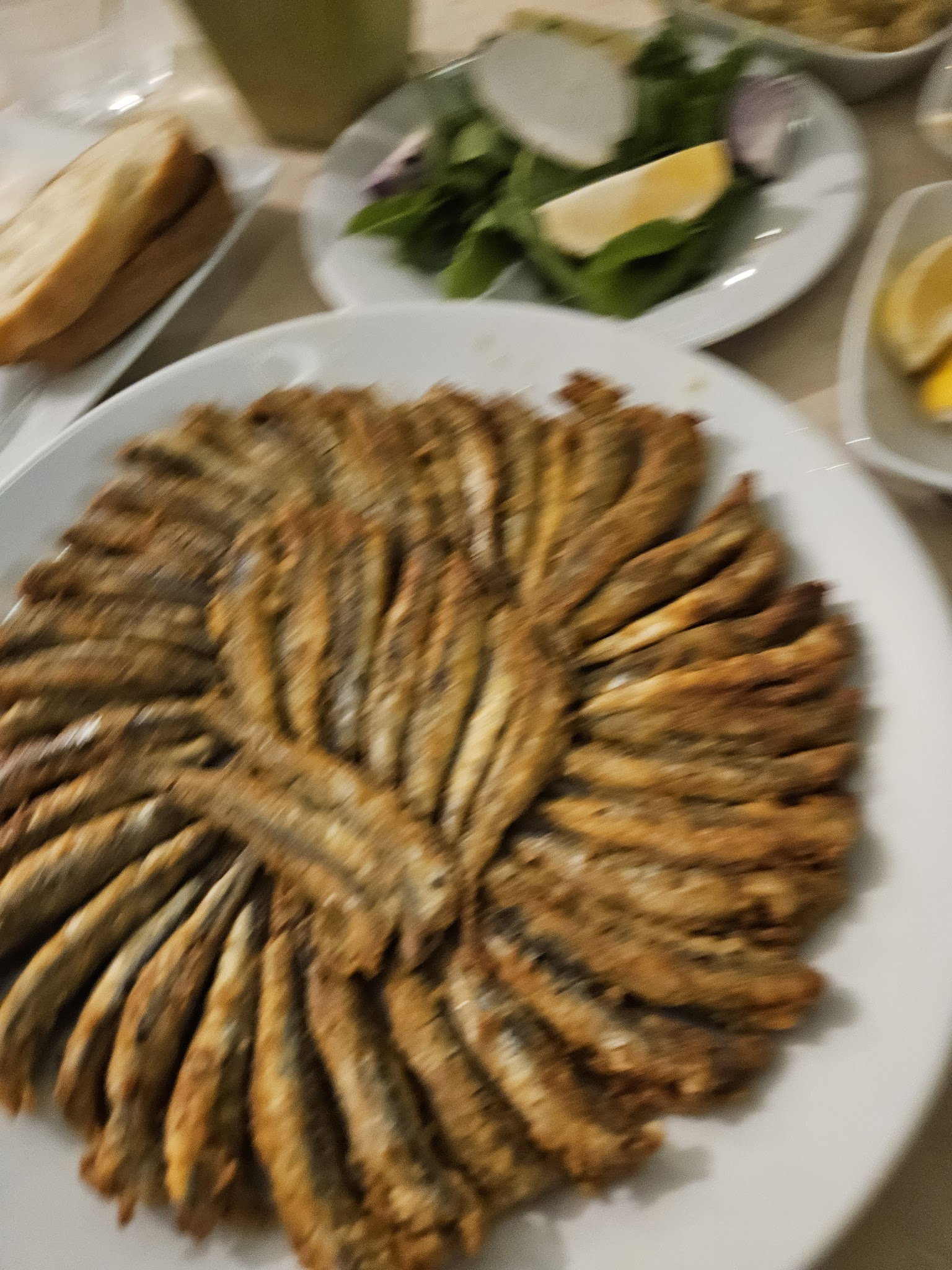 Kalabalık -Et -Balık Deniz Ürünleri Restoranı