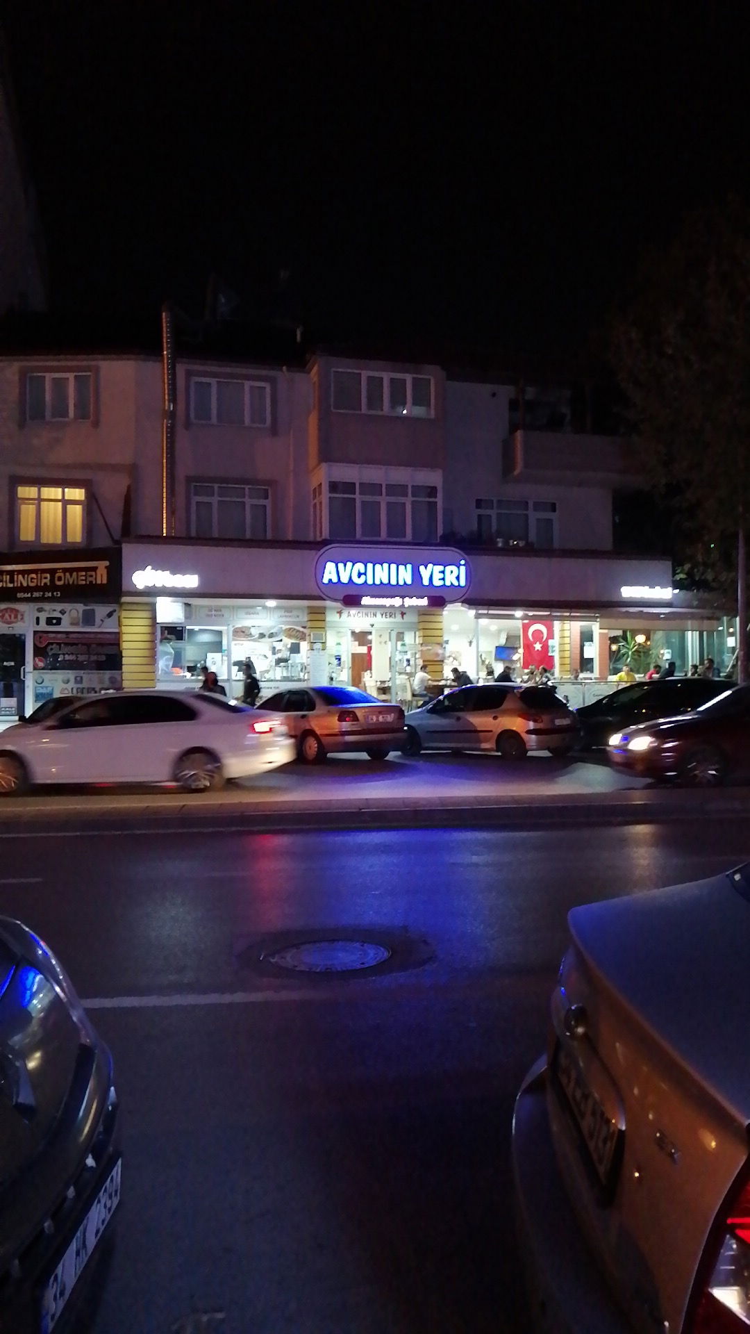 Avcinin Yeri̇ Akse Sapaği