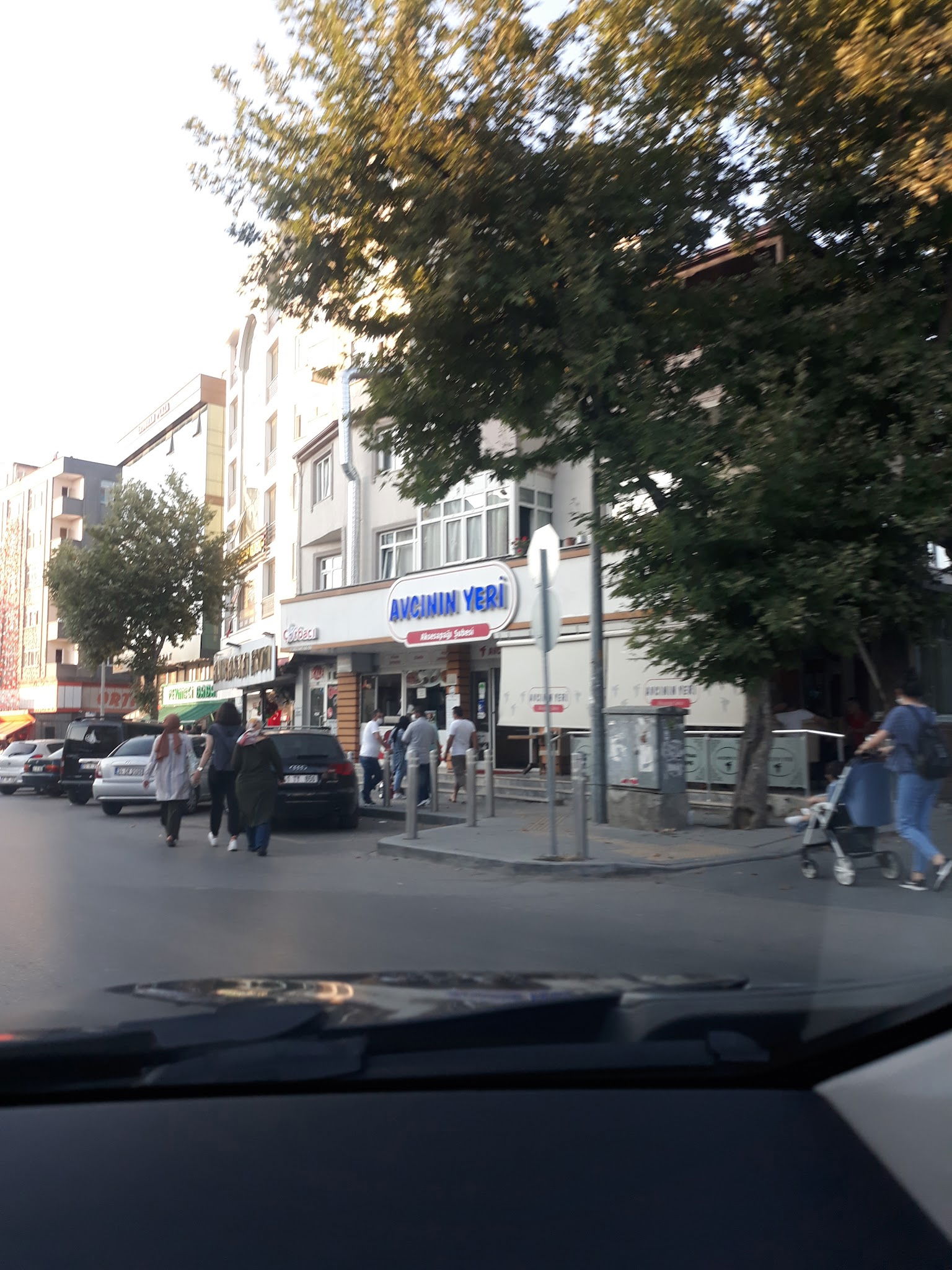 Avcinin Yeri̇ Akse Sapaği