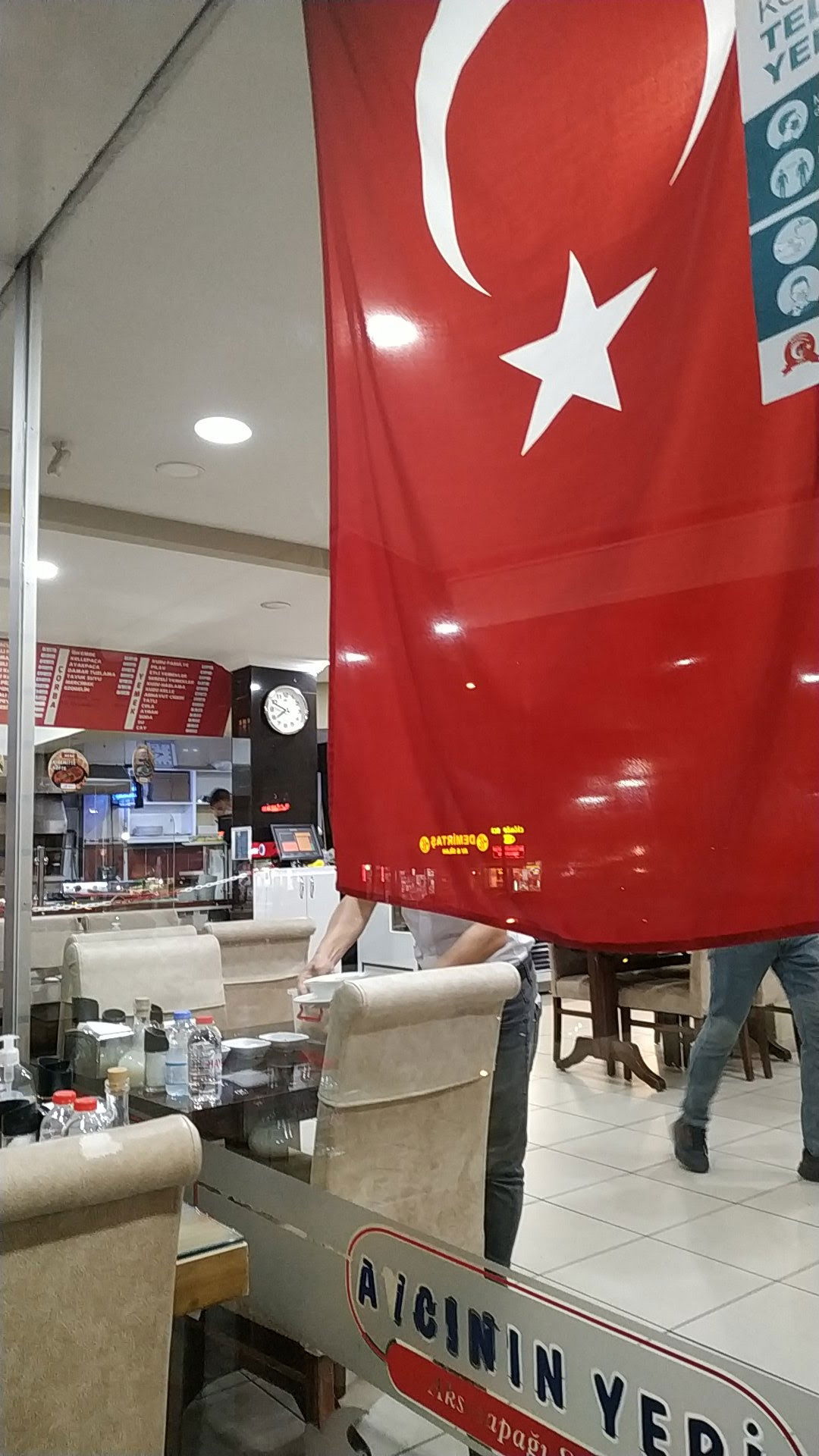 Avcinin Yeri̇ Akse Sapaği