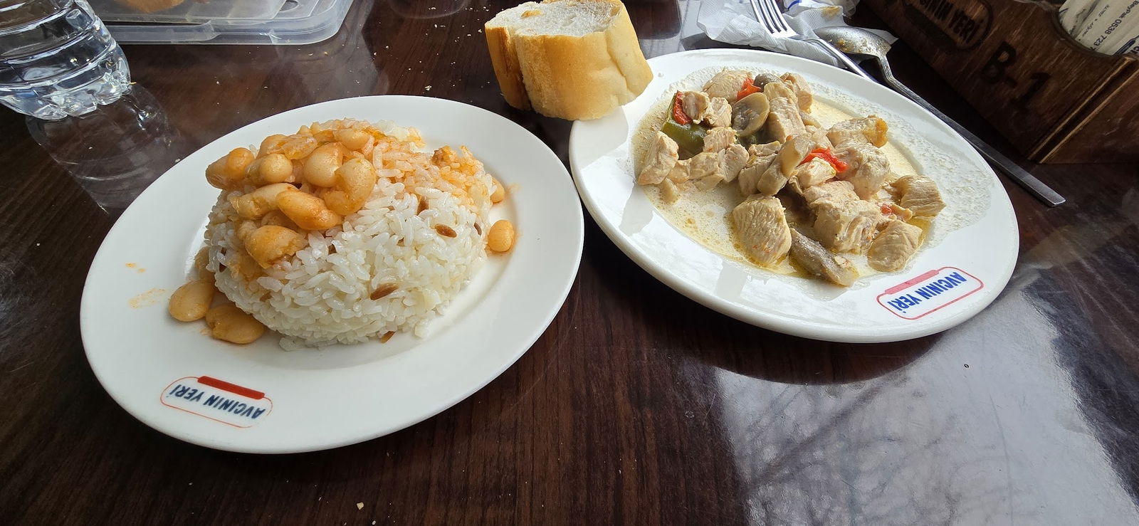 Avcinin Yeri̇ Akse Sapaği