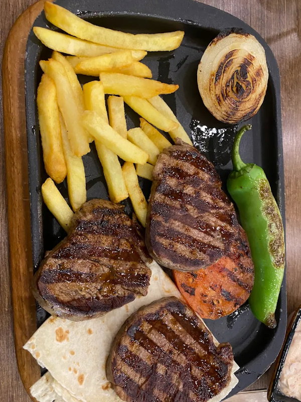 Köfteci̇ Nazmi̇ / Milas