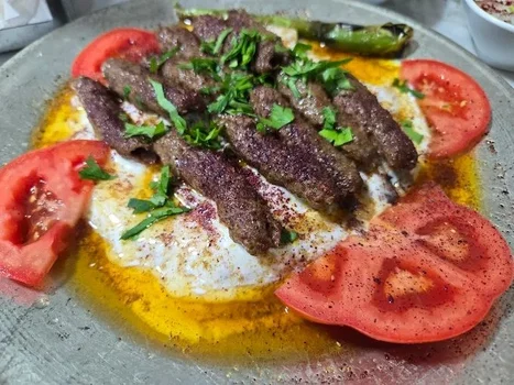 Gülcemal Manisa Kebapçısı resimleri