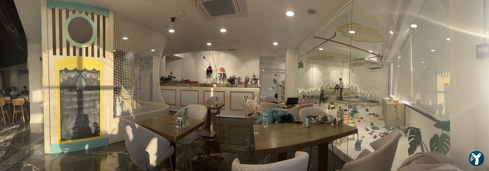 Filifu Cafe N' Play
