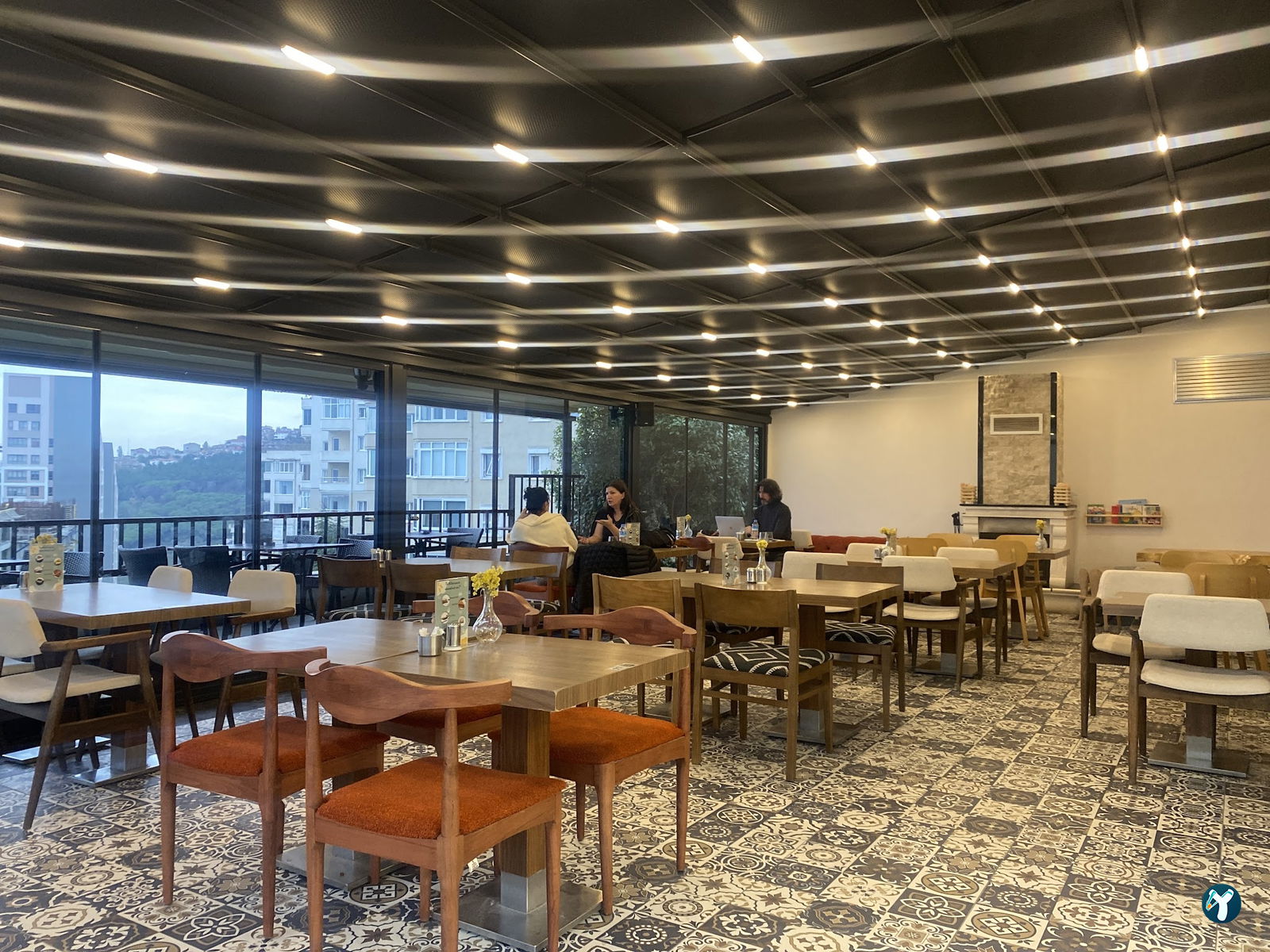 Filifu Cafe N' Play