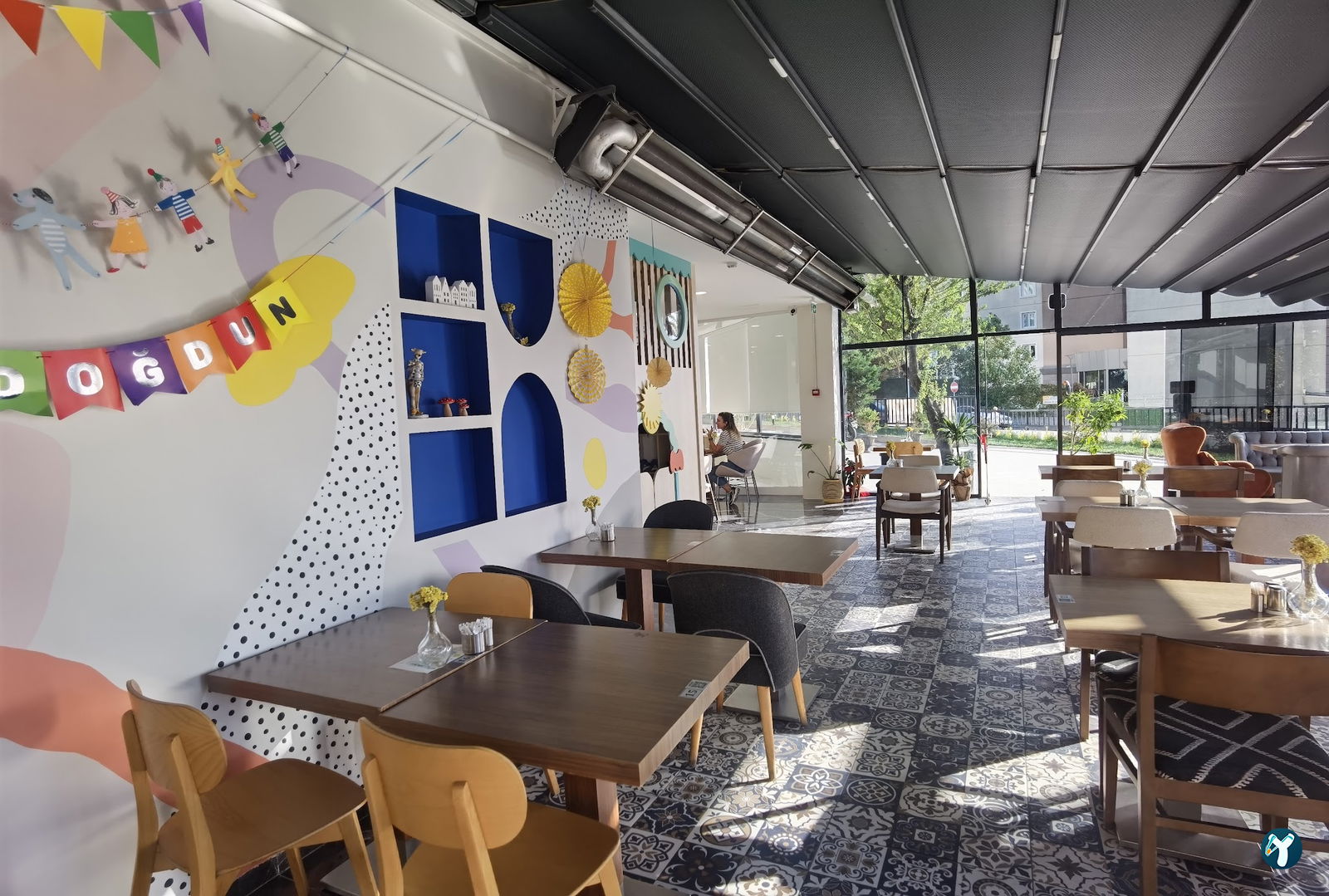 Filifu Cafe N' Play