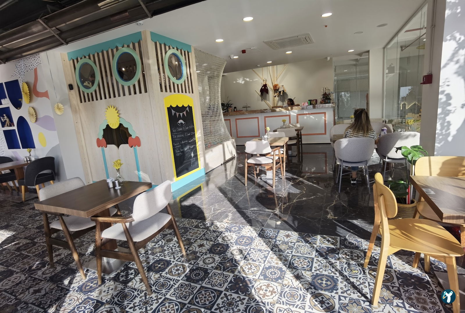 Filifu Cafe N' Play