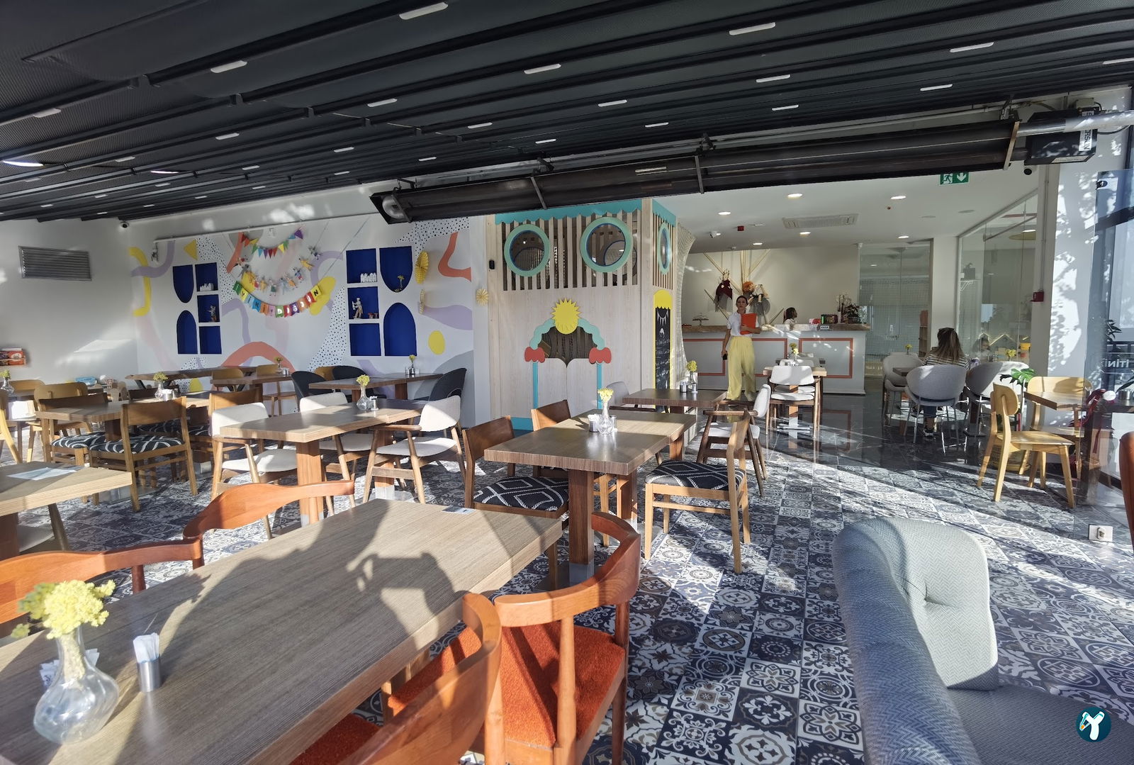 Filifu Cafe N' Play