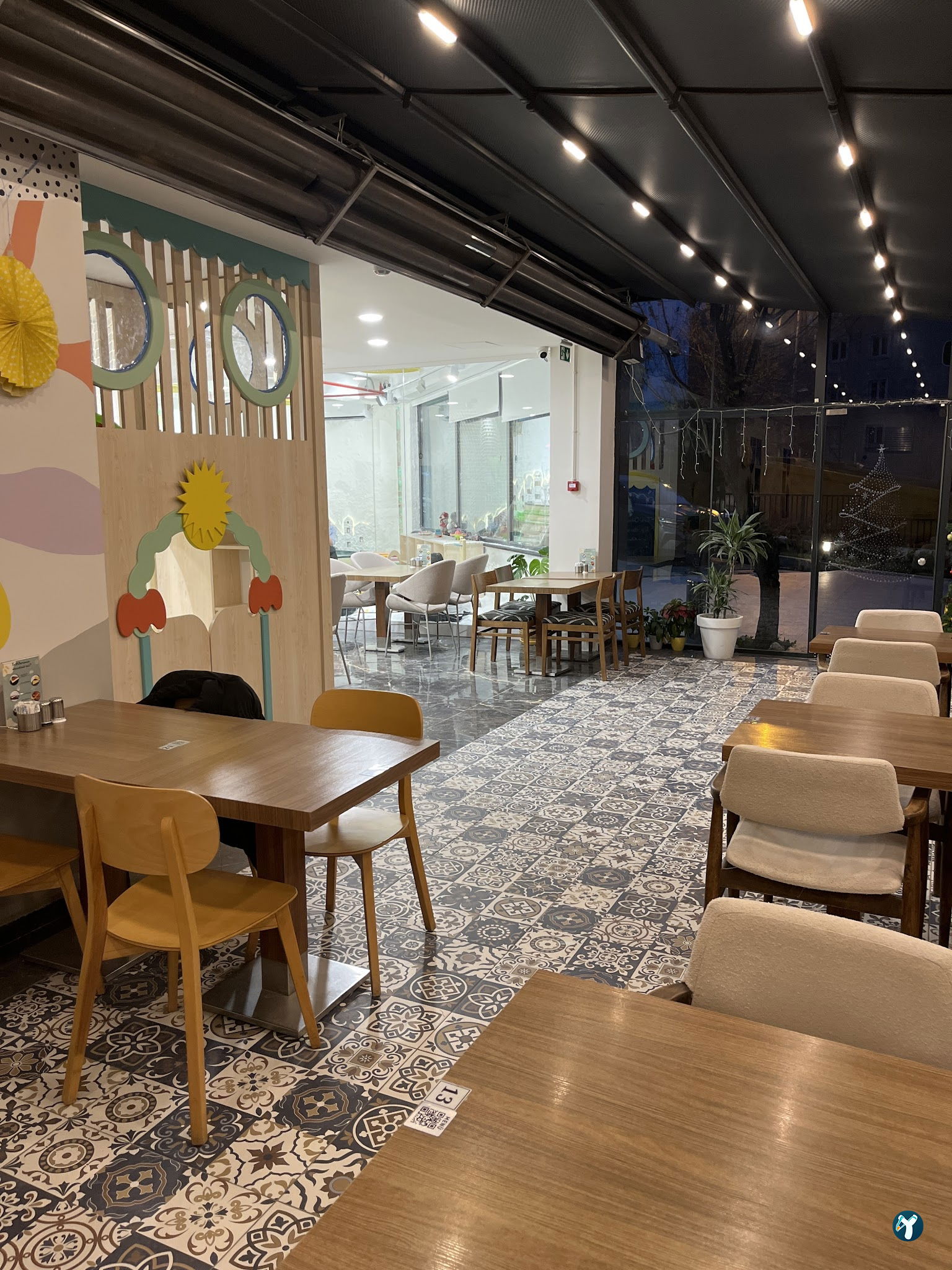 Filifu Cafe N' Play