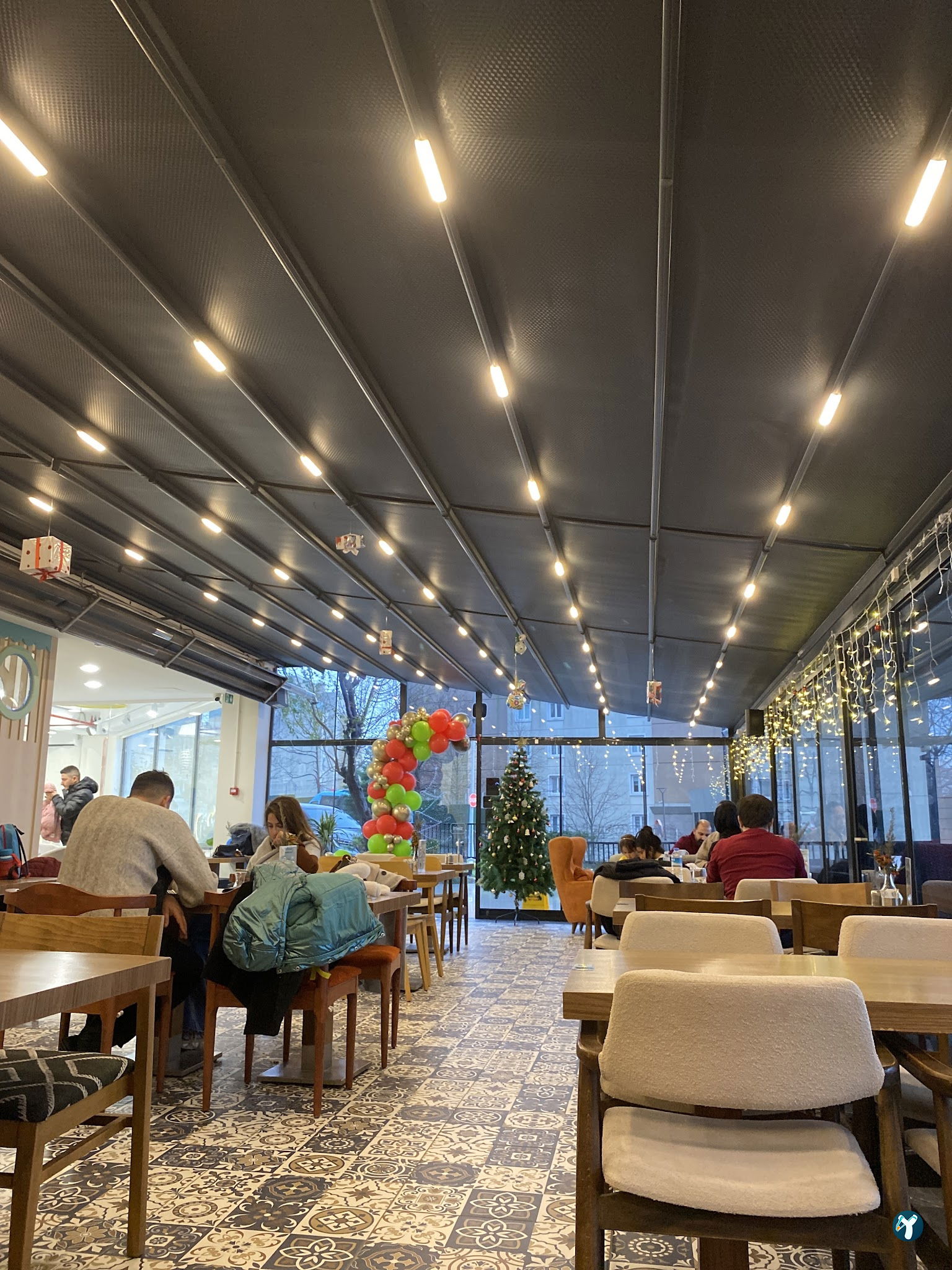 Filifu Cafe N' Play