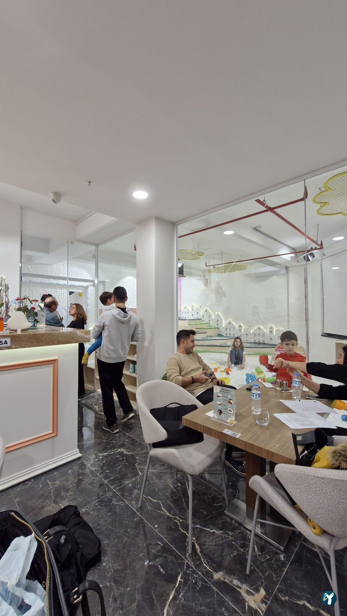 Filifu Cafe N' Play