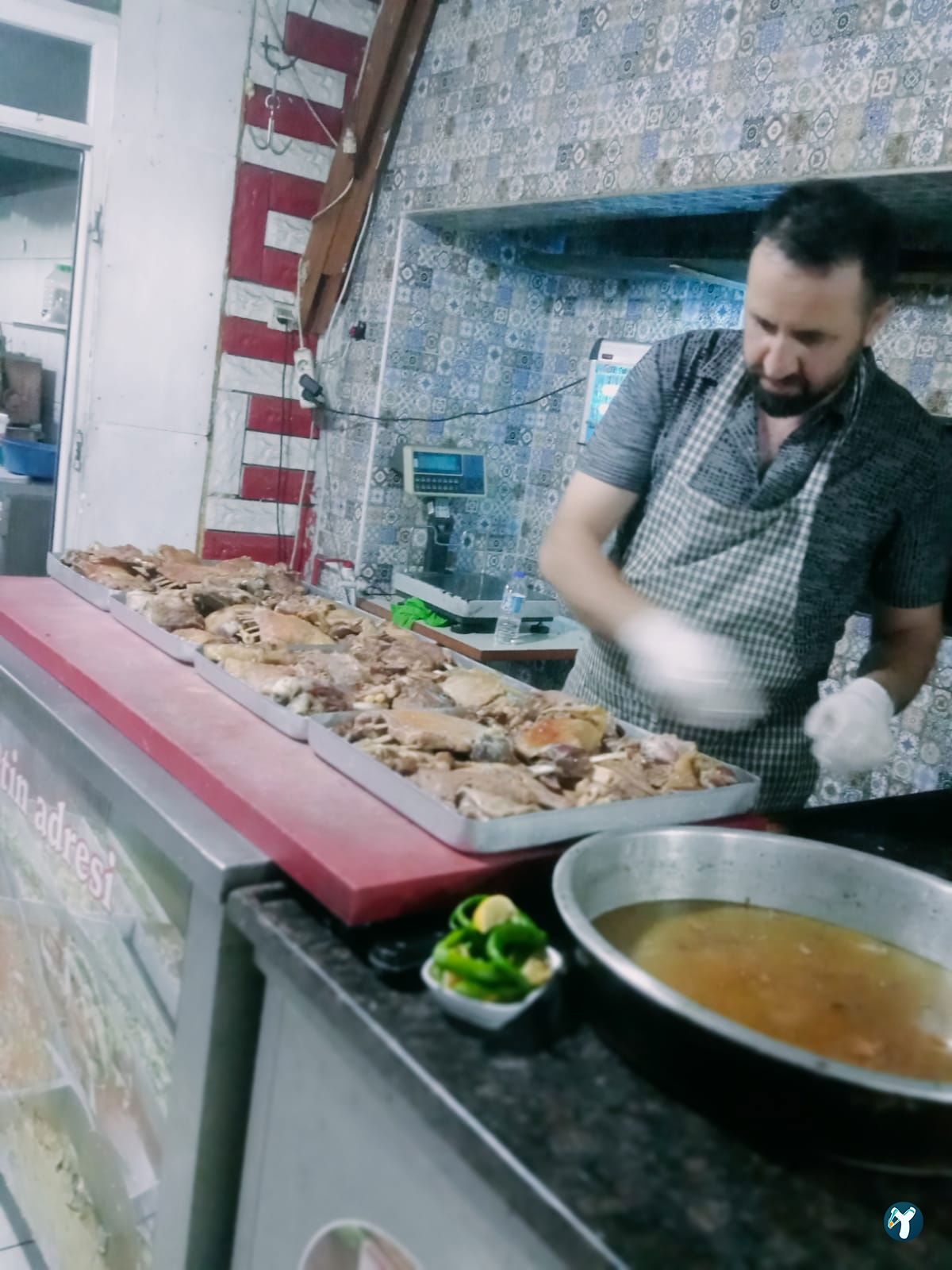 Yeşi̇l Vadi̇ Kuyu Kebap Ai̇le Restauranti