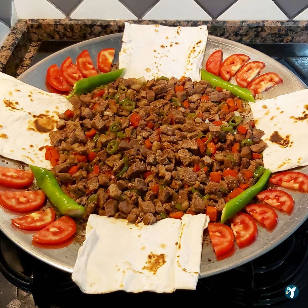 Yeşi̇l Vadi̇ Kuyu Kebap Ai̇le Restauranti