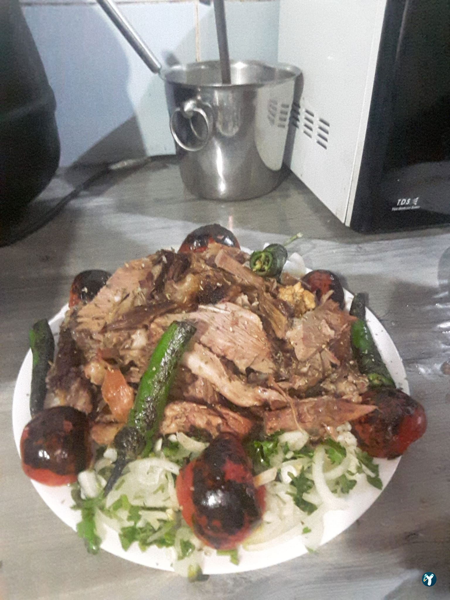 Yeşi̇l Vadi̇ Kuyu Kebap Ai̇le Restauranti