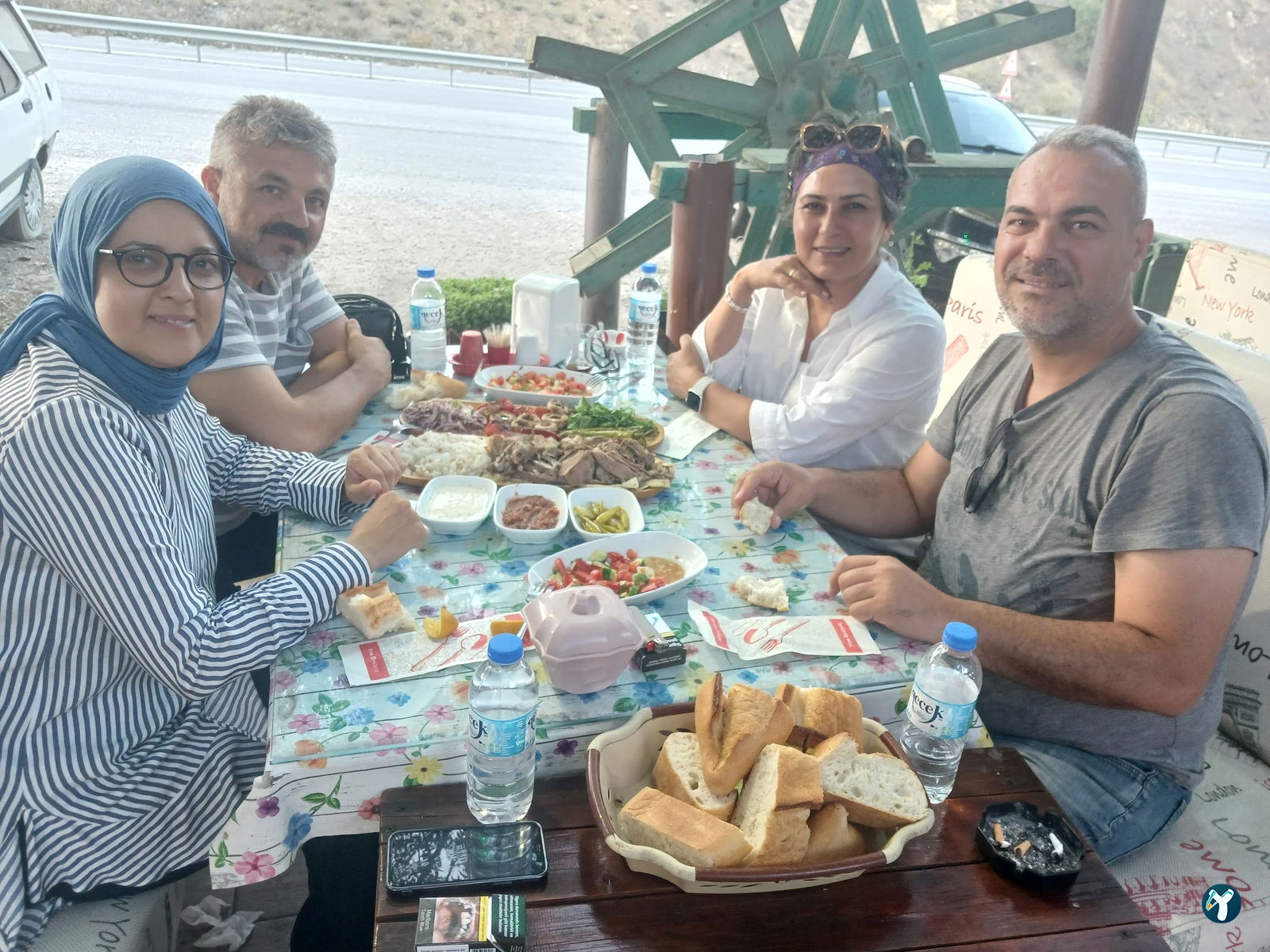 Yeşi̇l Vadi̇ Kuyu Kebap Ai̇le Restauranti